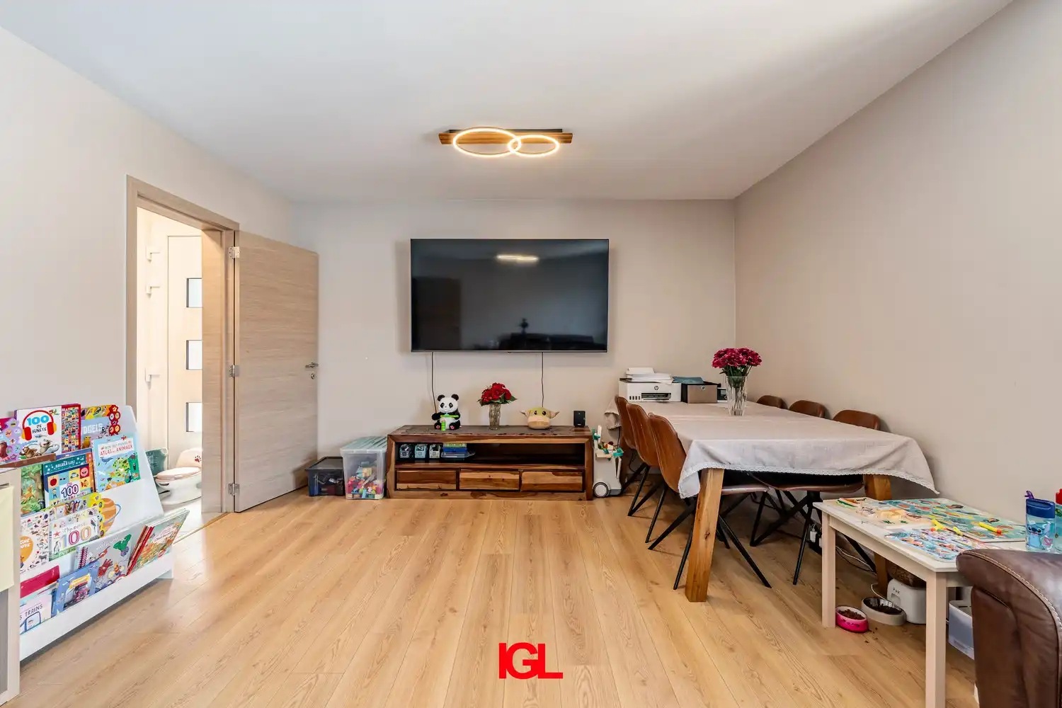 3-gevel woning met zuidgerichte tuin en garage foto 5