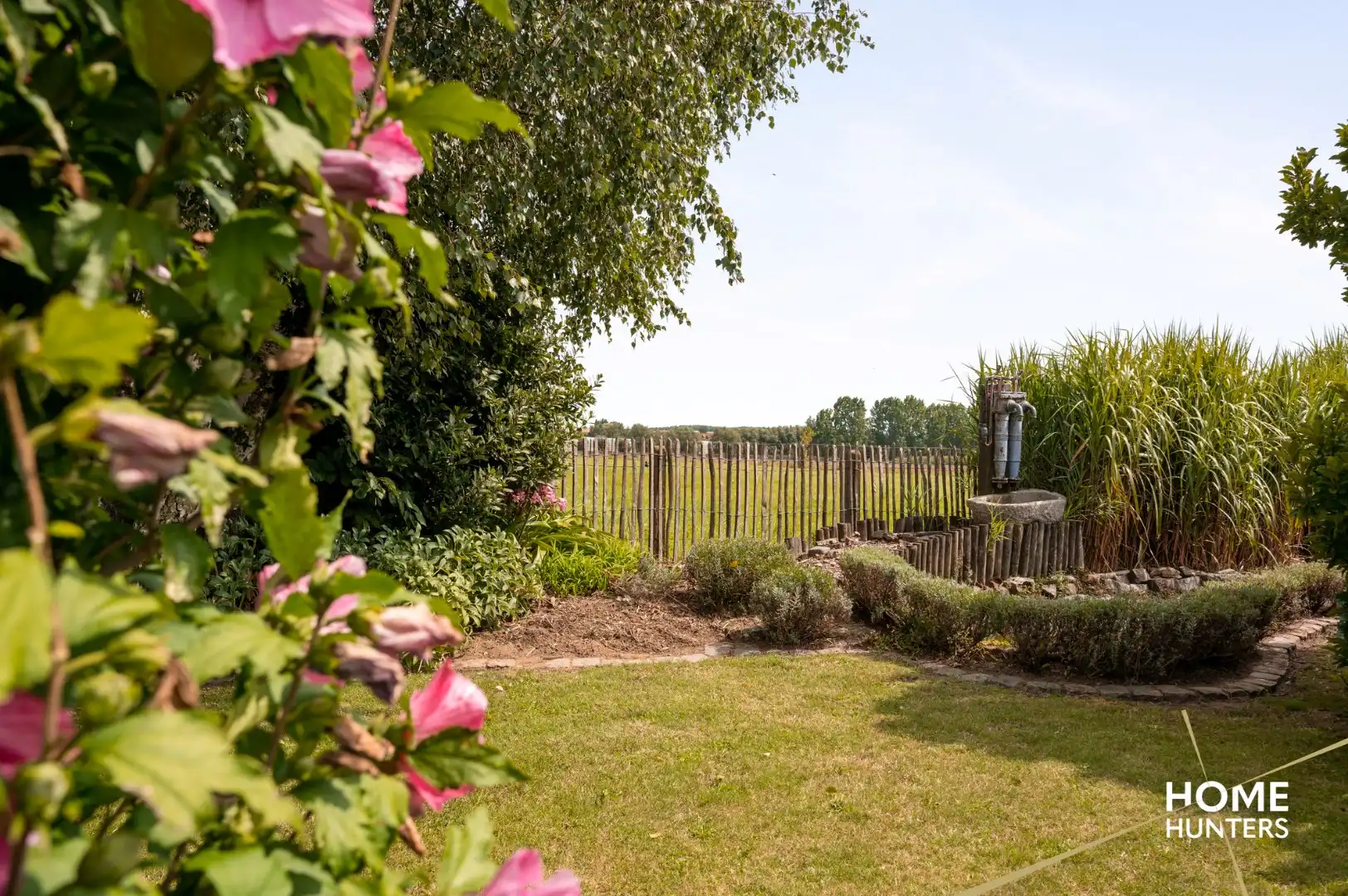 Charmante woning op een perceel van 4811 m² met paardenstallen, paddock en hooi opslagplaats foto 6