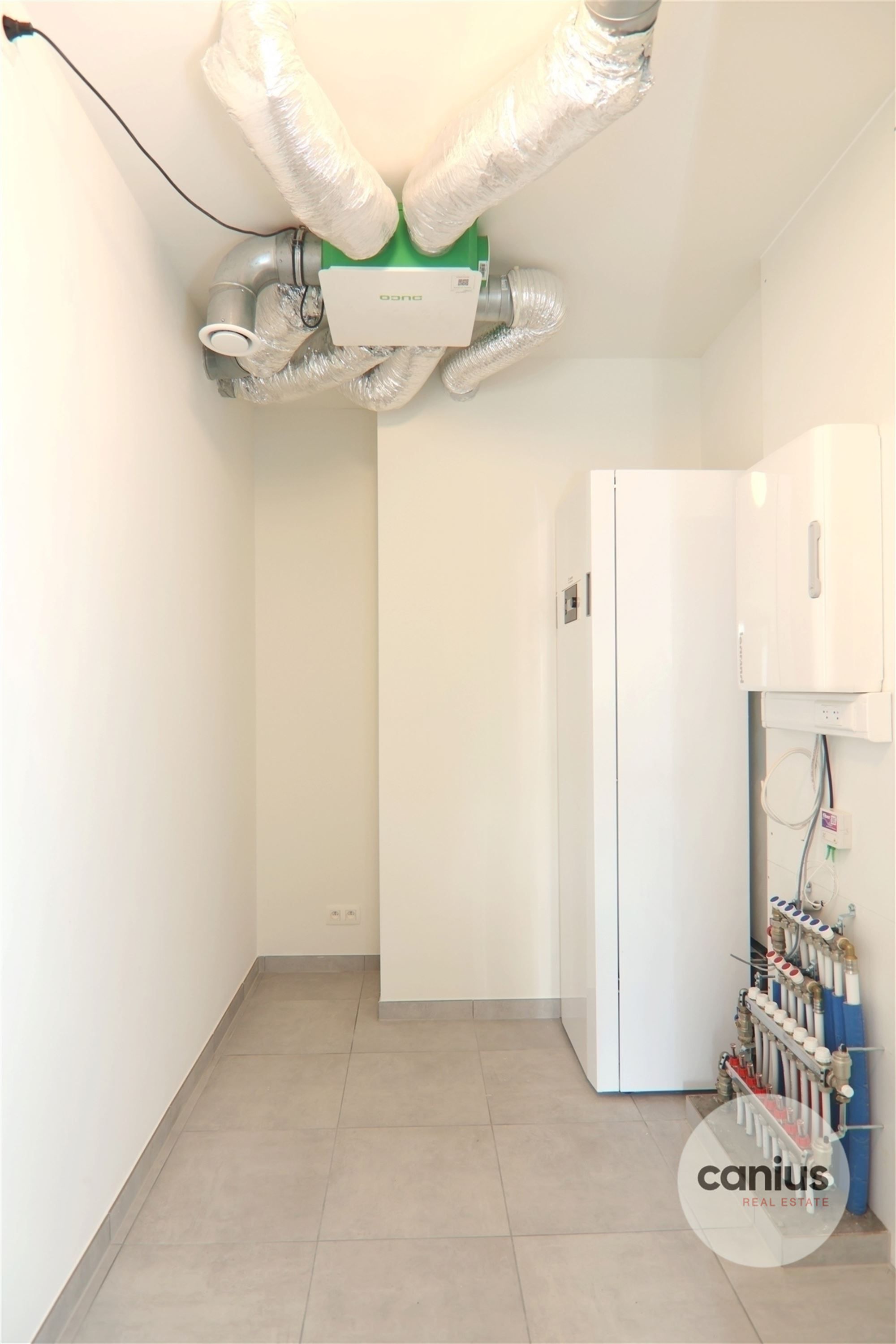 GESCHILDERD NIEUWBOUWAPP. IN HARTJE HASSELT MET 2 SLKS + TERRAS & PARKING foto 13