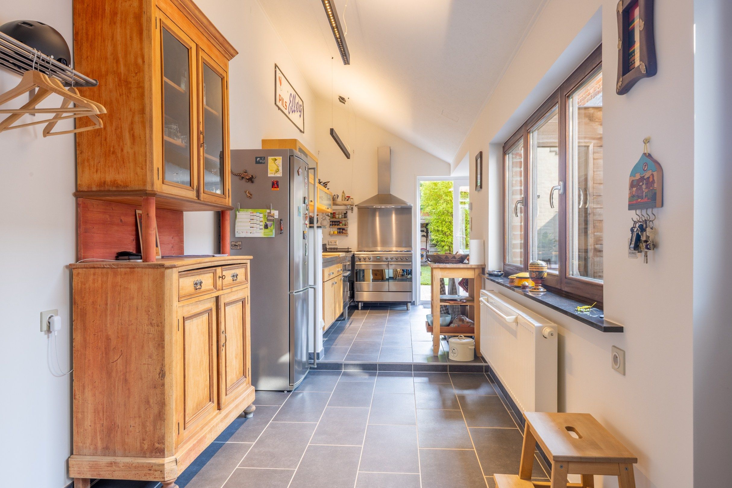 GERENOVEERDE HALFOPEN WONING foto 6