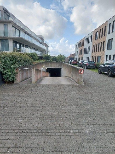 Overdekte parkeerplaats foto 4