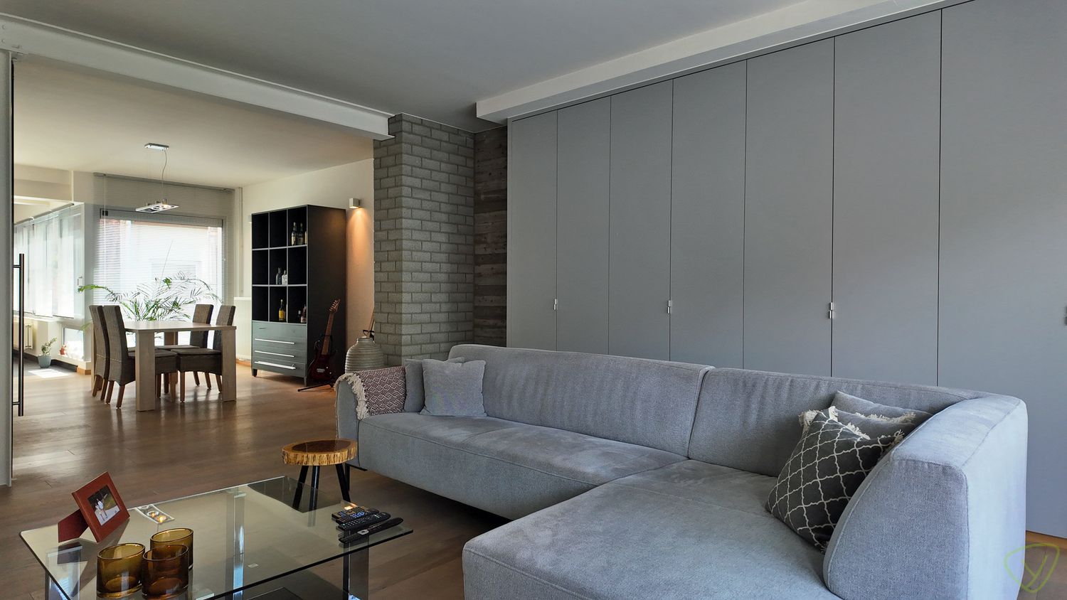 Uitzonderlijk afgewerkt duplex-appartement gelegen in het centrum van Eeklo! foto 3