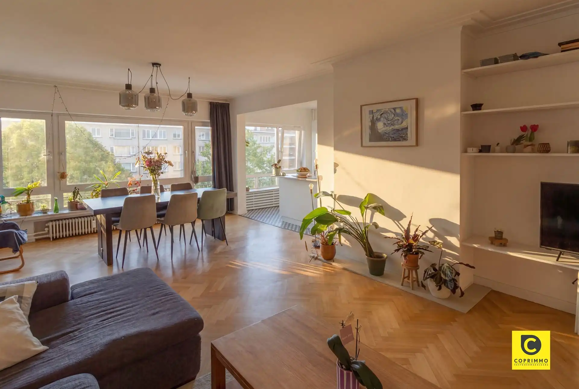 Instapklaar 3slpk appartement met terras en P! foto {{pictureIndex}}