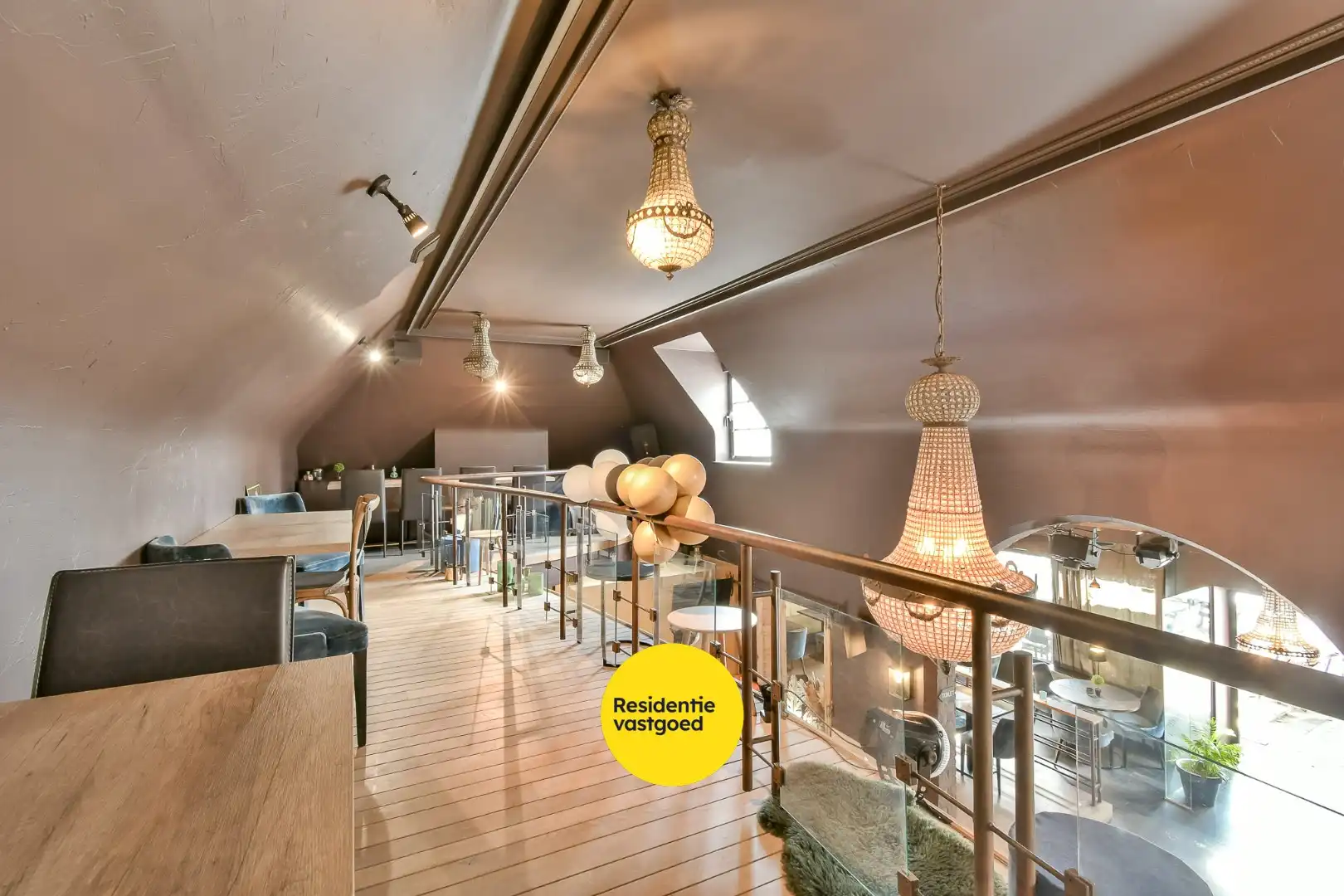 Multifunctionele eigendom met appartementen en handelszaken! foto 9