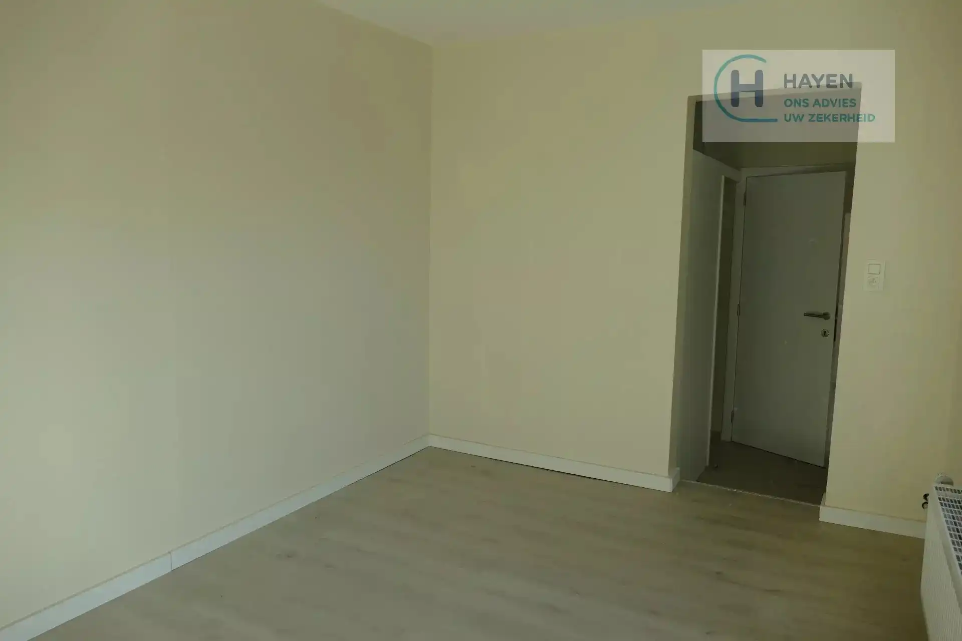 Commercieel pand met woonst en 2 studio's foto 41