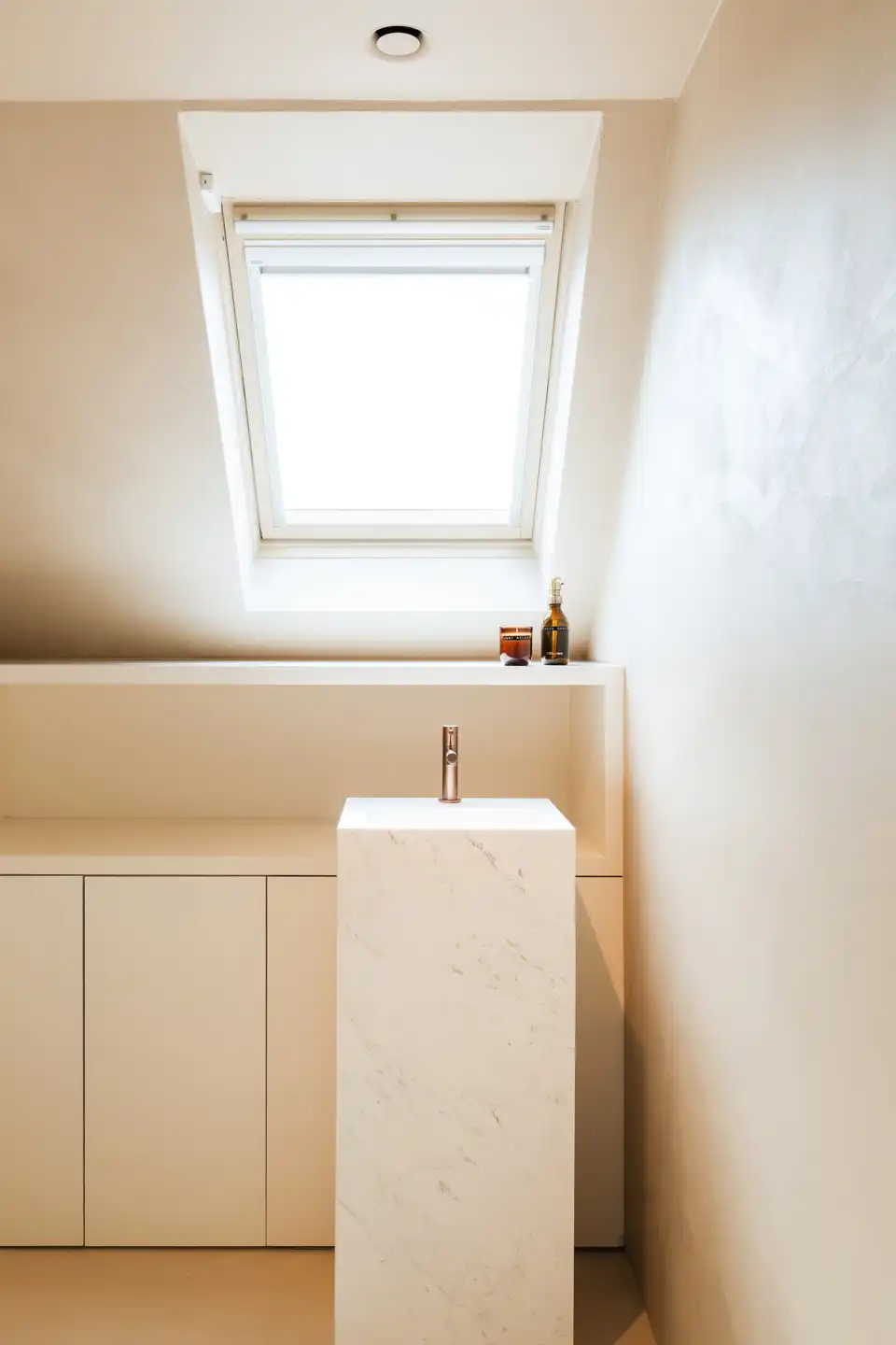 Sublieme zonnige penthouse met ruime terrassen en zijdelings zeezicht foto 16
