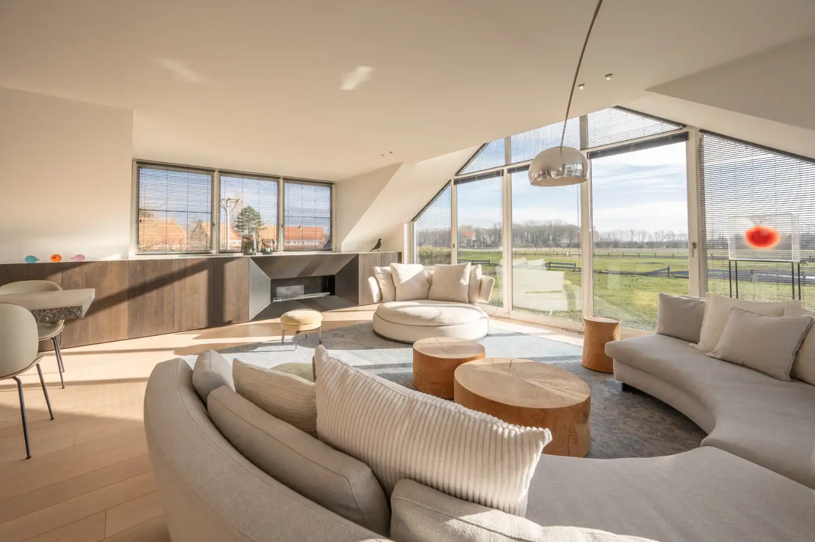 Lichtrijke bel-etage woning nabij van het Oosthoekplein in Het Zoute foto 5