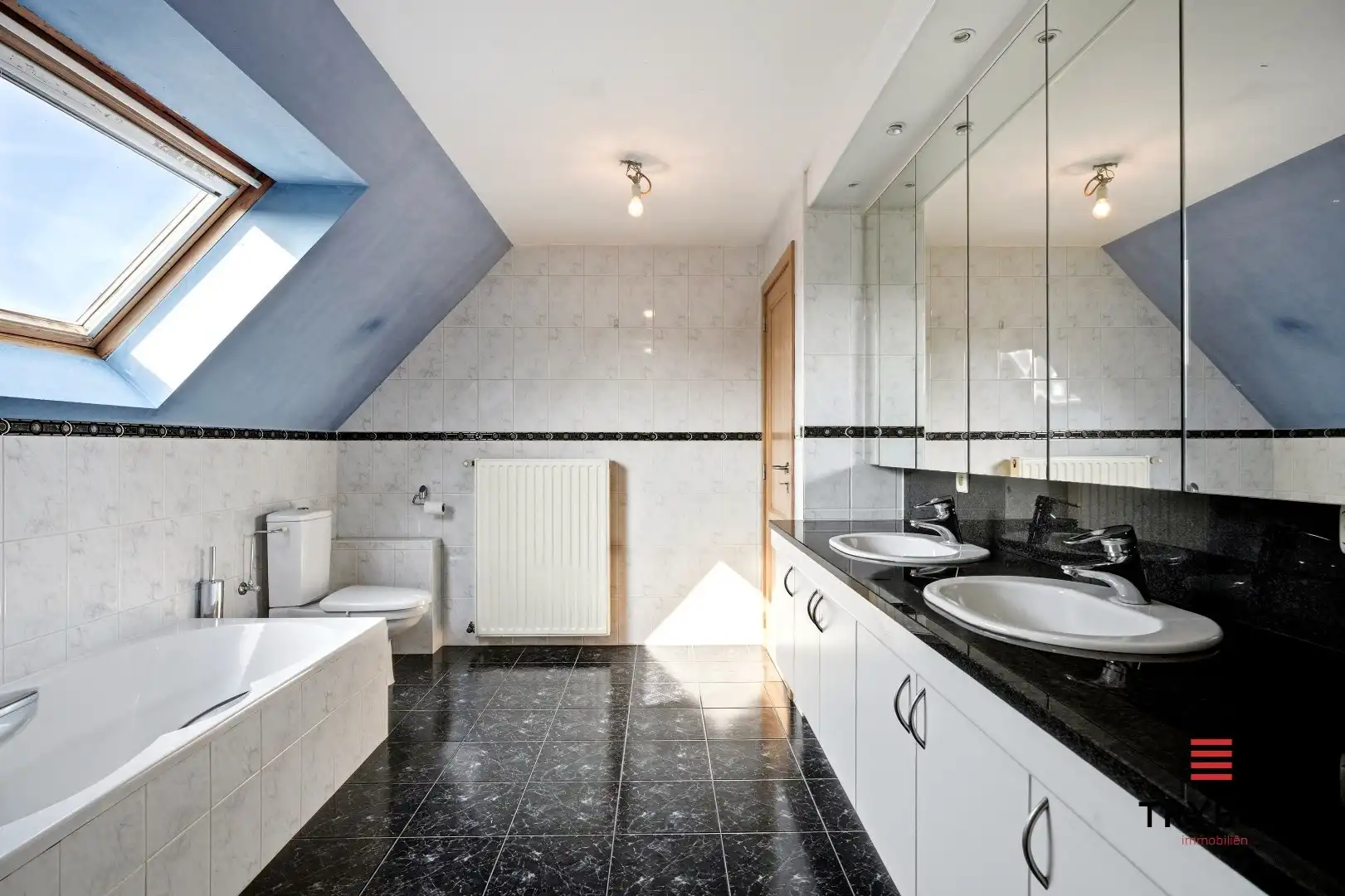 Ruime halfopen woning met 5 slaapkamers te koop in Werken met garage en ruime tuin! foto 21