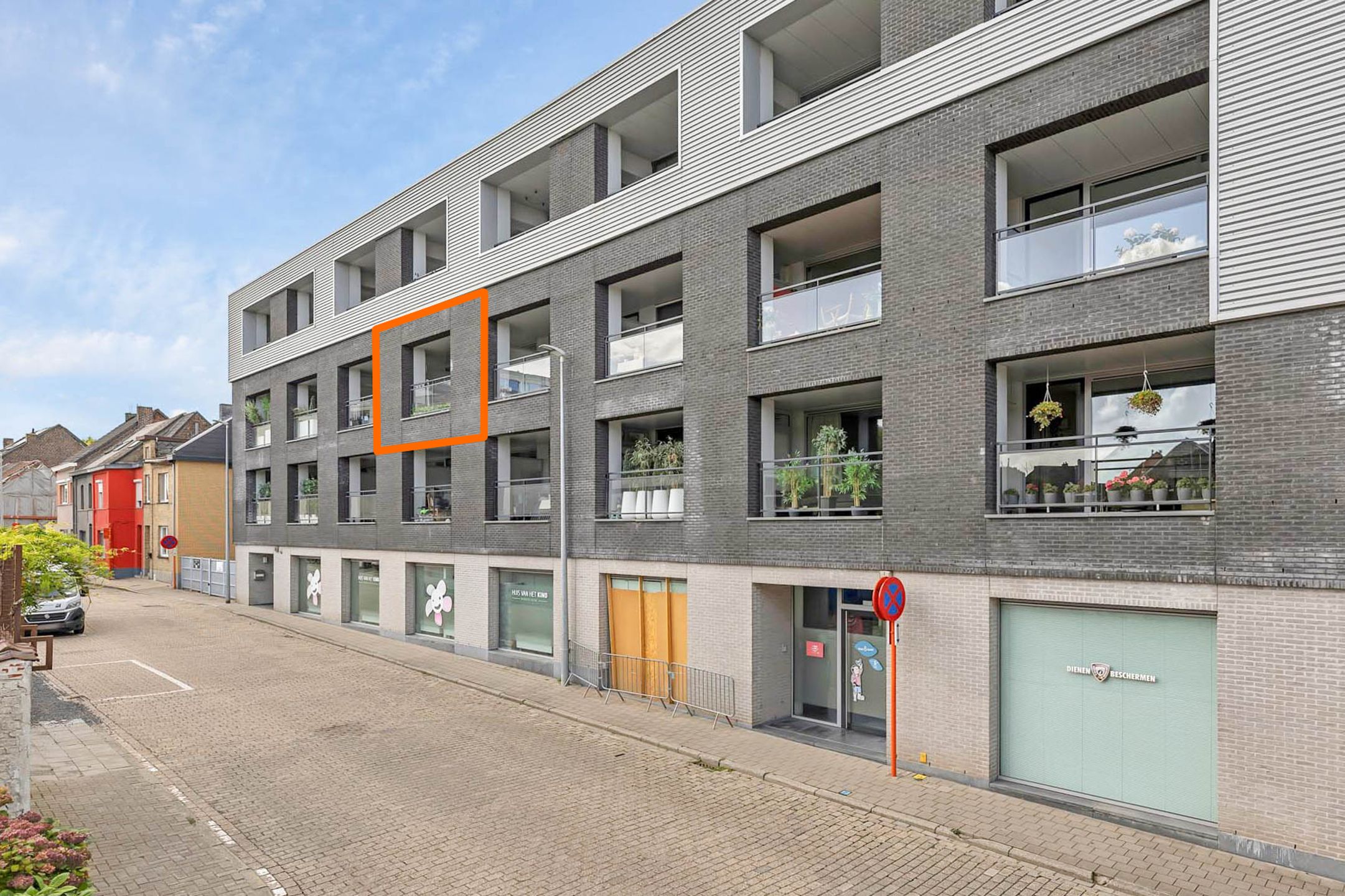 ()=>{if(producerUpdateValueVersion(node),producerAccessed(node),node.value===ERRORED)throw node.error;return node.value} A. Rodenbachstraat 4/27 - 9470 Denderleeuw