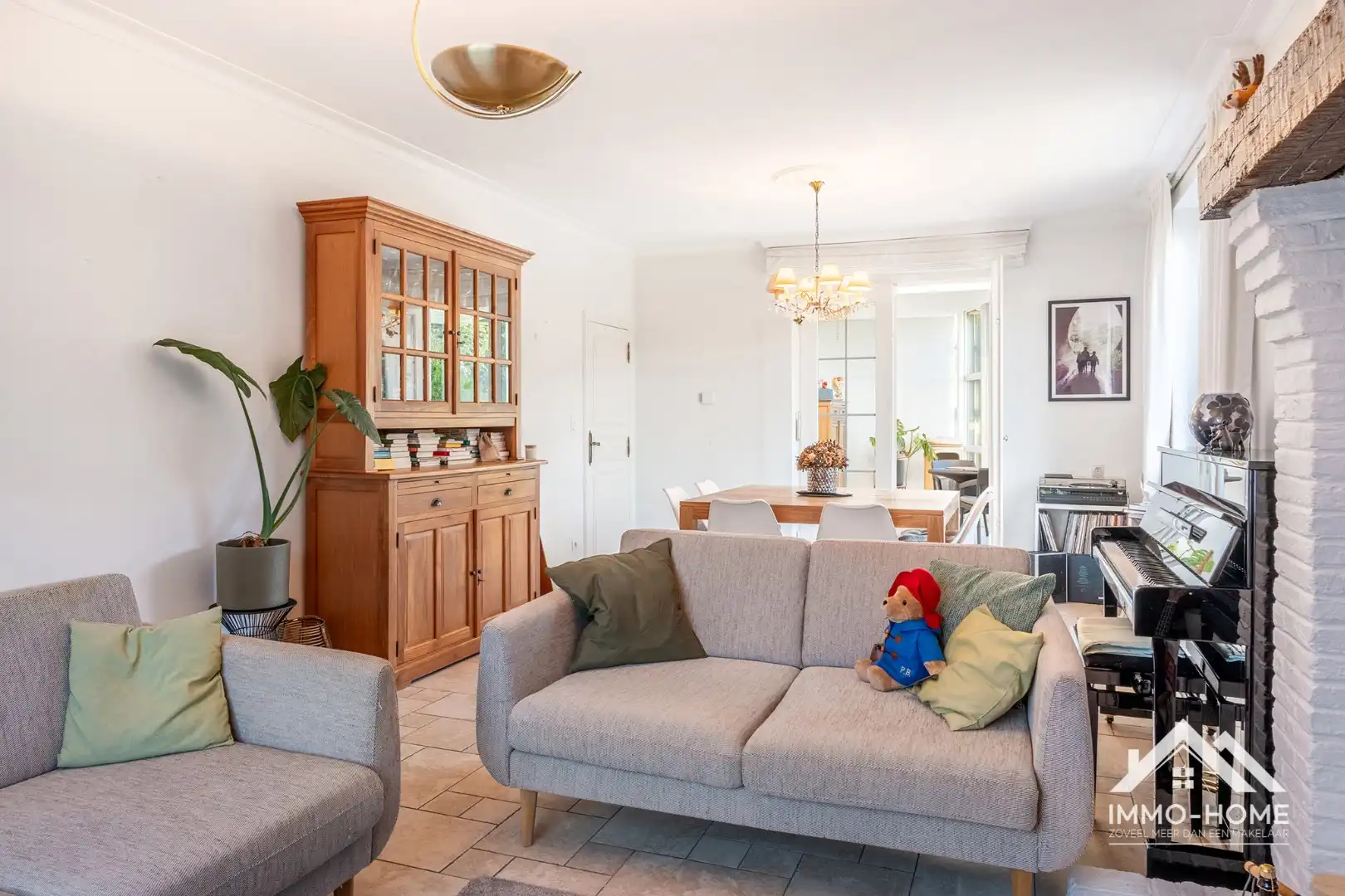 Charmante instapklare halfopen woning met ruime oprit! foto 12