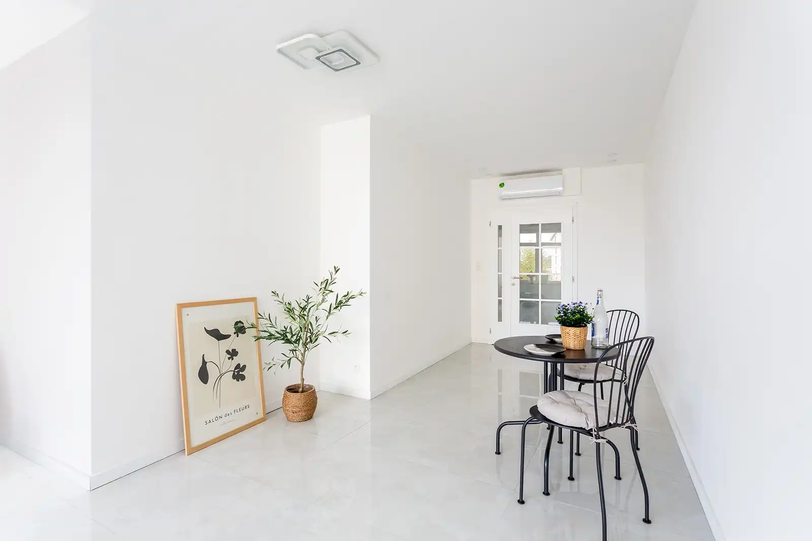 Recent gerenoveerd app. met 2 slpks en 2 terrassen foto 14