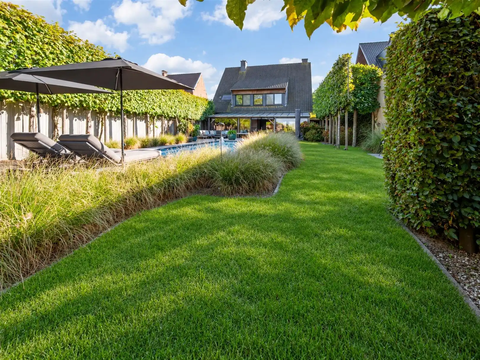 Statige woning met zwembad en 5 slaapkamers foto 25