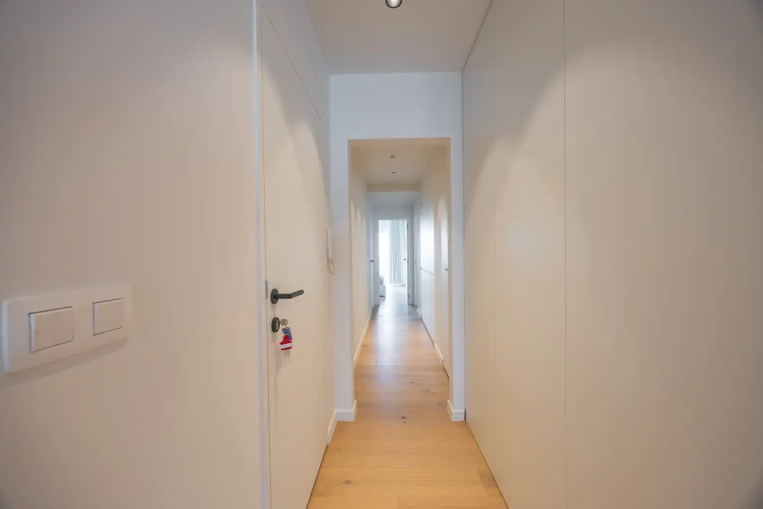 Gerenoveerd appartement met frontaal zeezicht foto 16