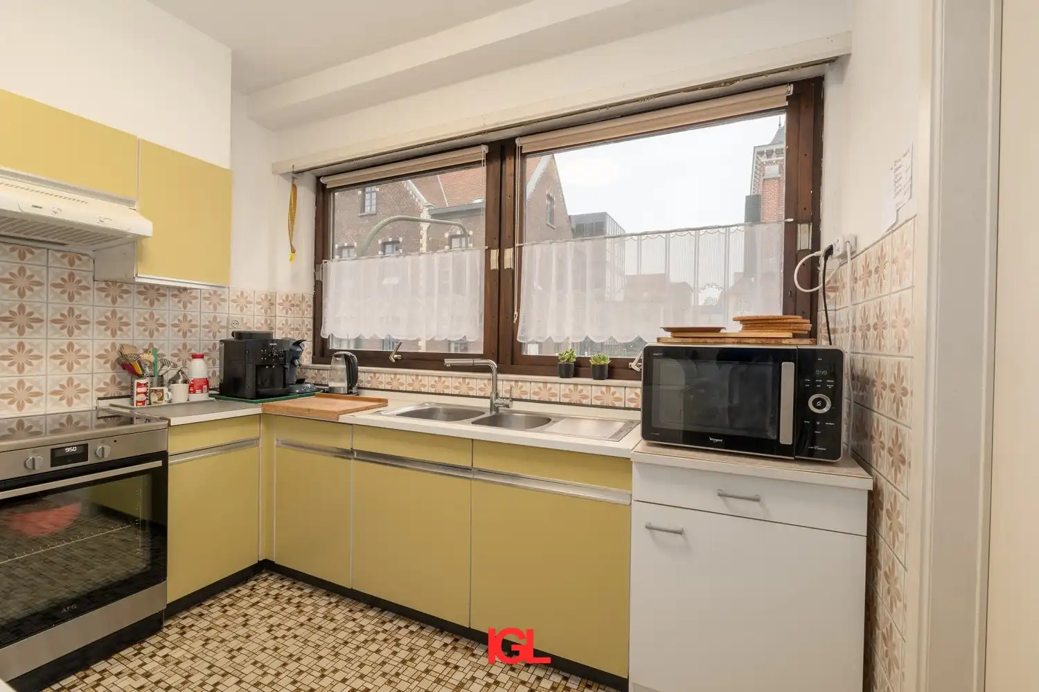 Ruim 3-kamer appartement met garage nabij het centrum van Halle foto 9