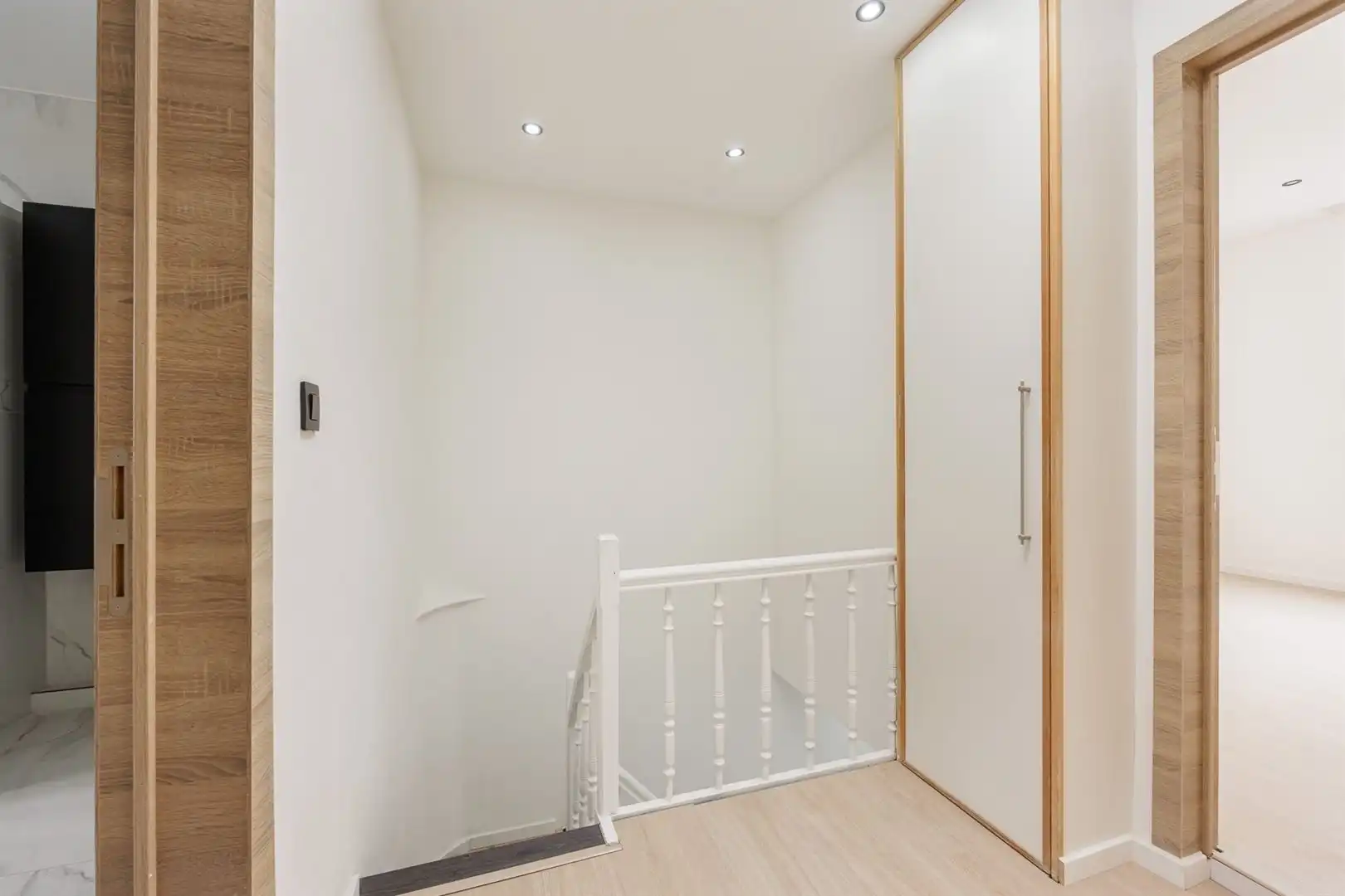 Volledig gerenoveerd & Energiezuinig: Ruime gezinswoning met 3 slaapkamers foto 22