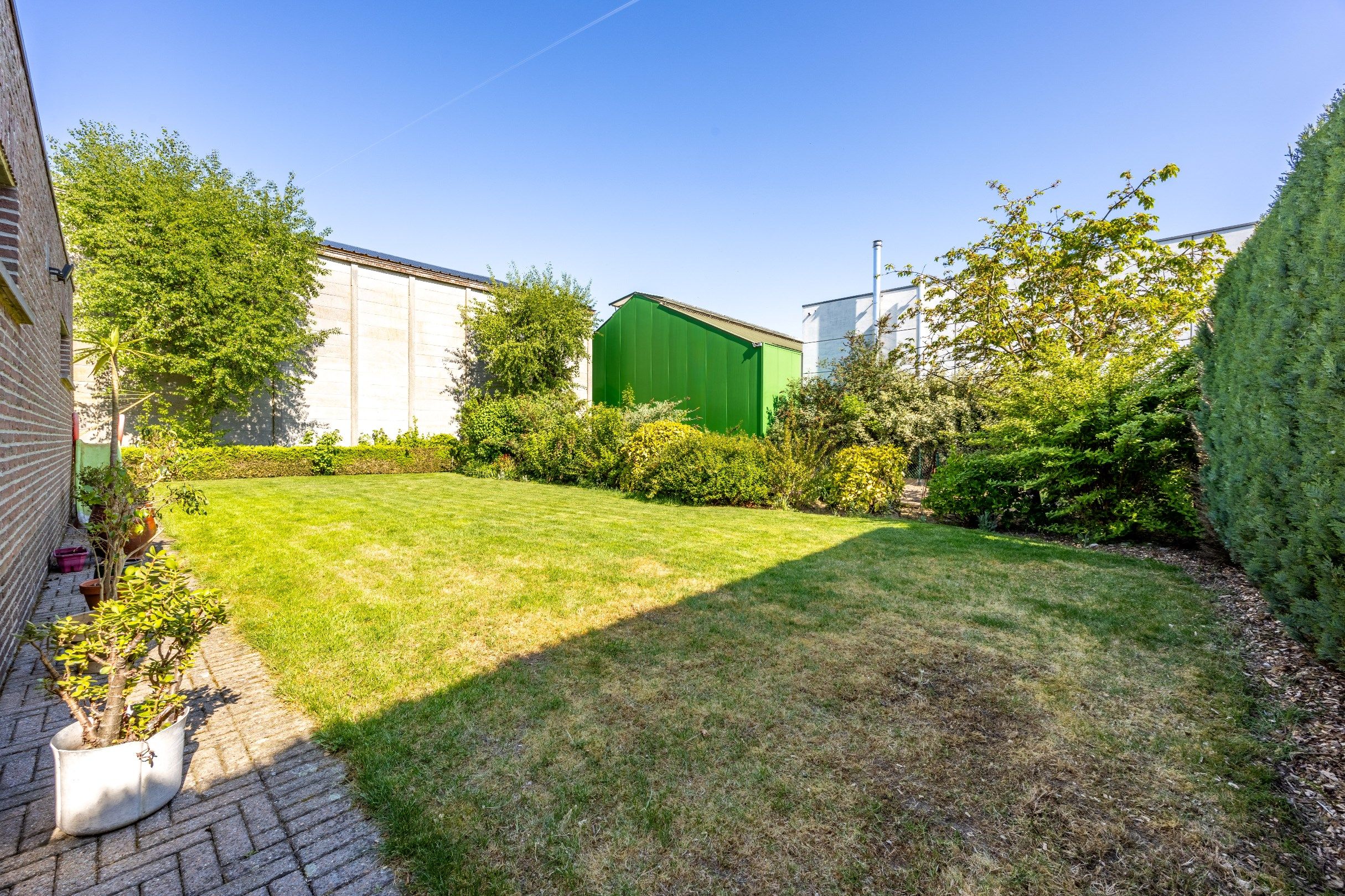 POLYVALENTE EIGENDOM OP 978 M² foto 26