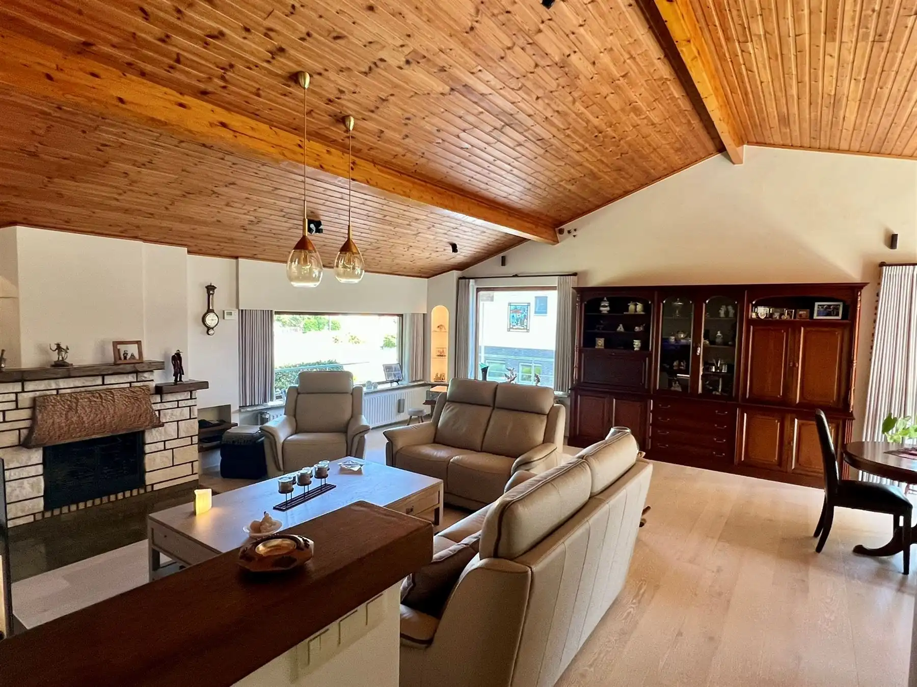 Karaktervolle en ruime villa met prachtige tuin foto 22