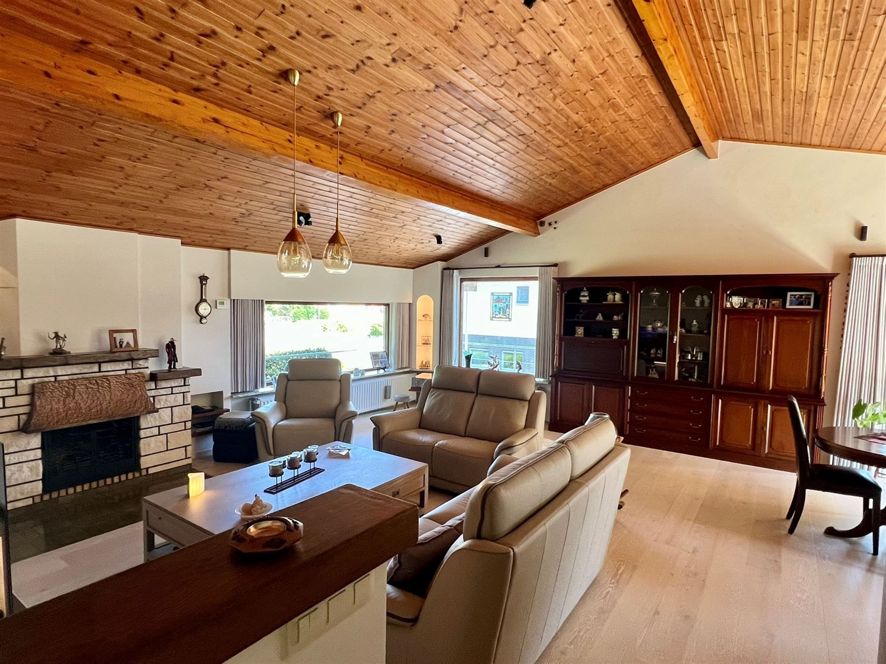 Karaktervolle en ruime villa met prachtige tuin foto 22