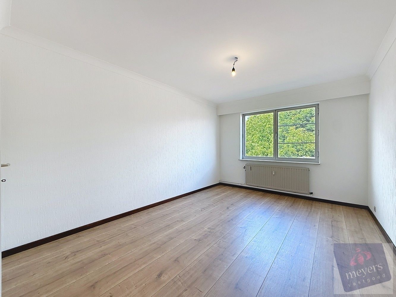 Instapklaar appartement met balkon en garage op toplocatie in Kuringen foto 16
