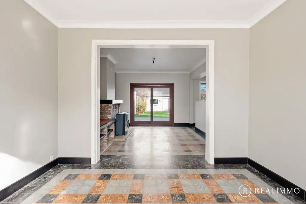 Ruime gezinswoning te Harelbeke foto 3