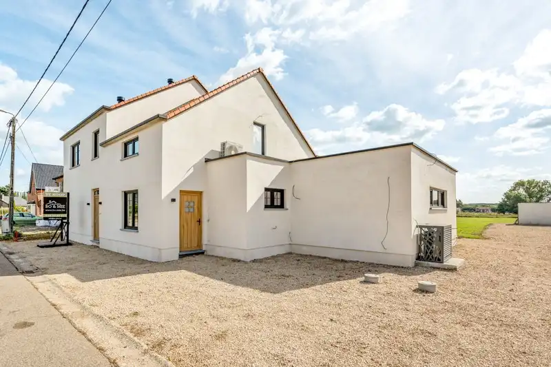Volledig gerenoveerd landhuis gelegen op 34are foto 36