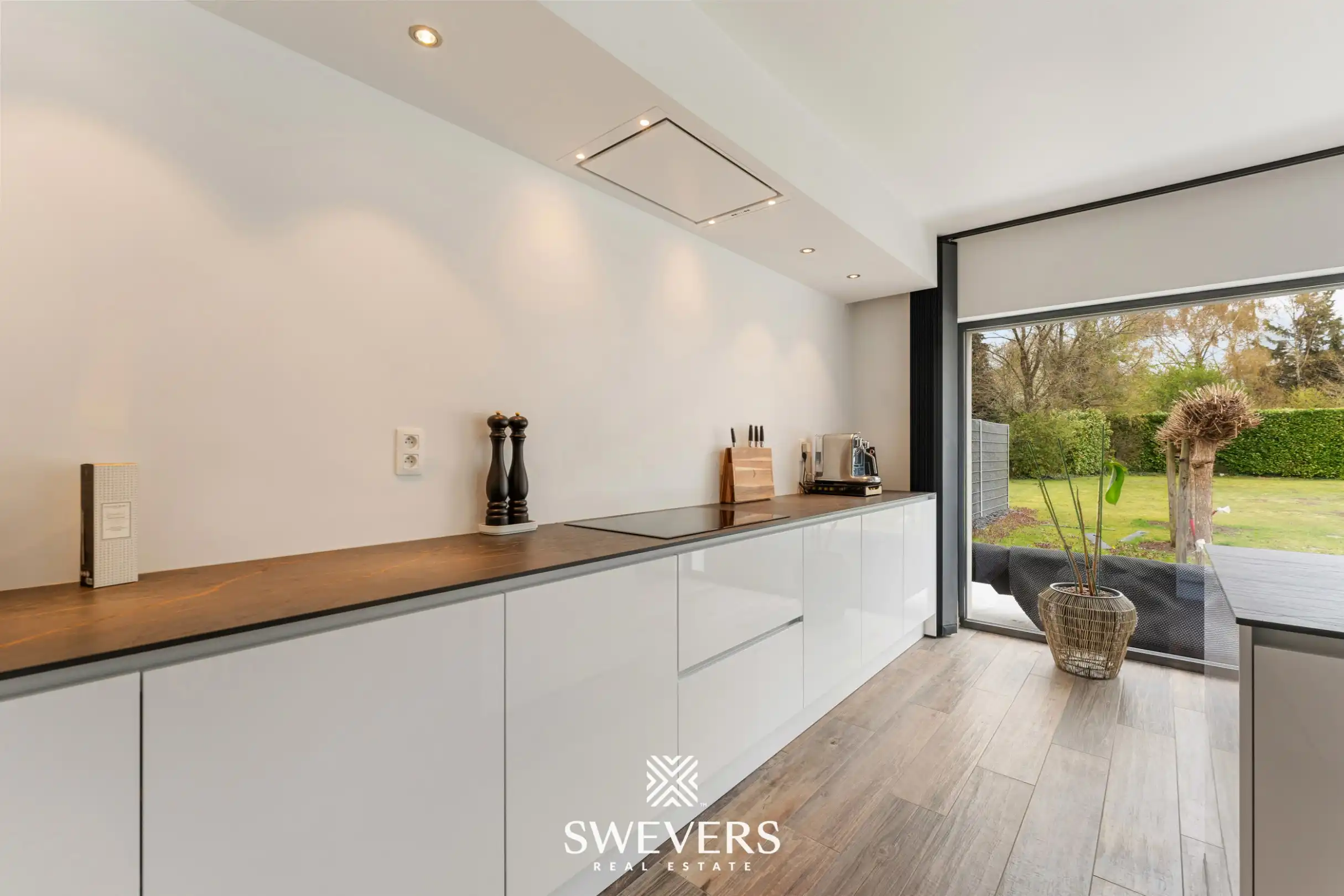 Volledig gerenoveerde villa met zwembad op prachtig perceel van 27a 49ca in Herk-de- Stad foto 13