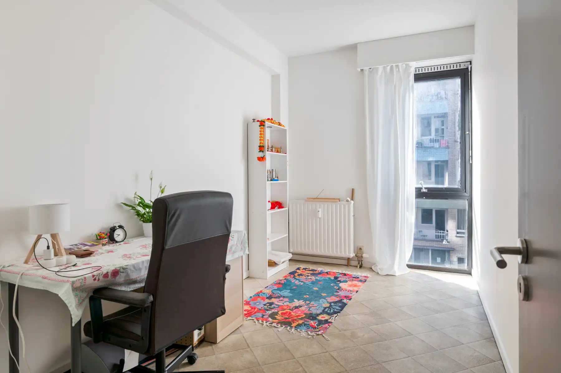 Ruim 3-slaapkamer appartement met terras op toplocatie foto 9