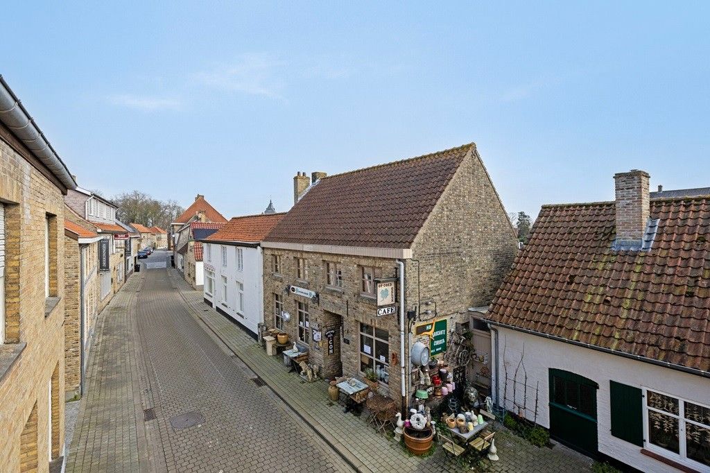 BEAUVOORDE: Charmante dorpswoning/polyvalent eigendom in de historische dorpskom van Wulveringem met tal van mogelijkheden op 189m² grondopp. foto 3