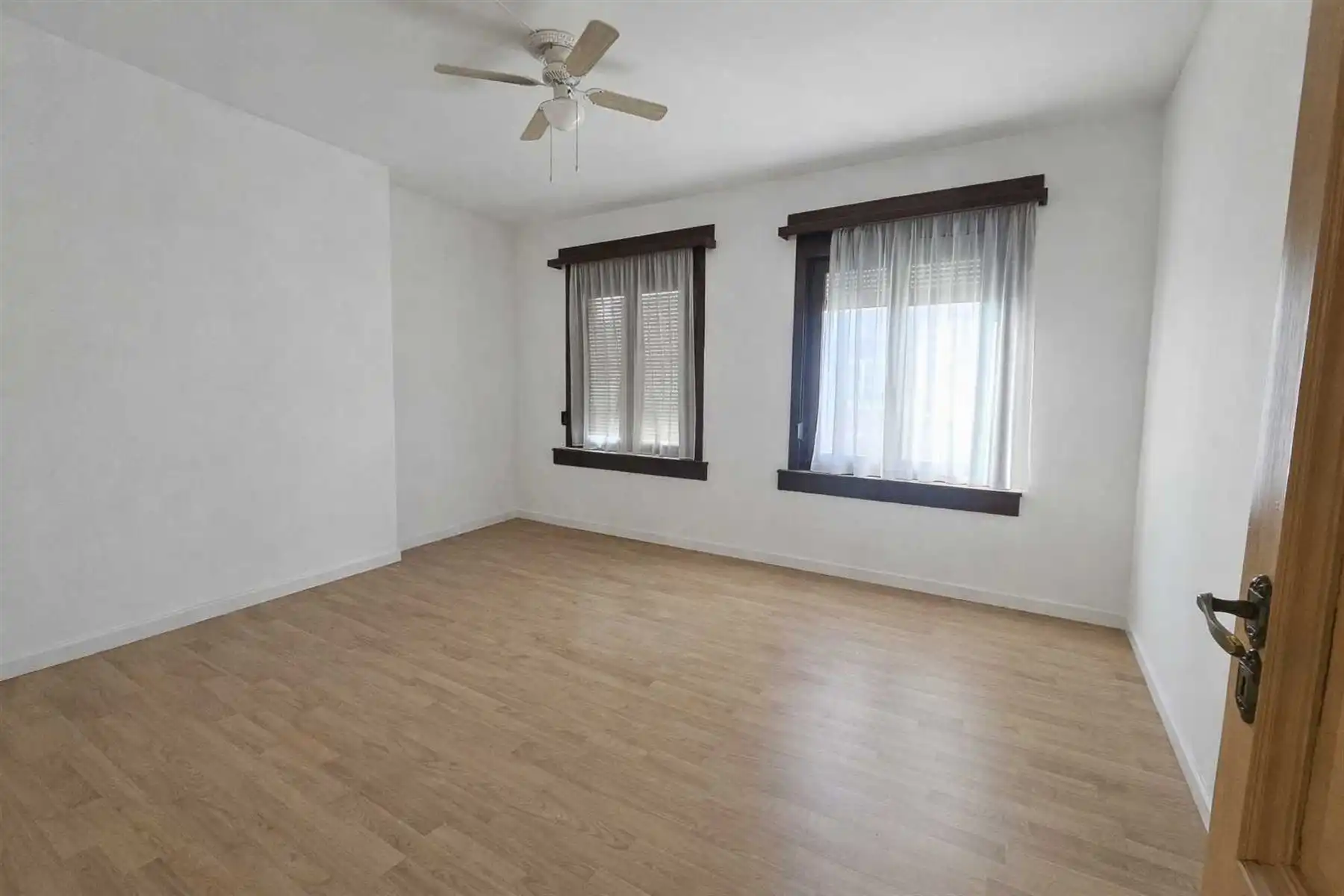 Karaktervol herenhuis met stadstuintje en vier slaapkamers in Oud-Berchem foto 22