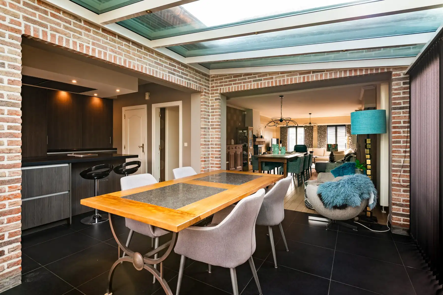 Uitstekend gelegen woning met dubbele garage foto 17