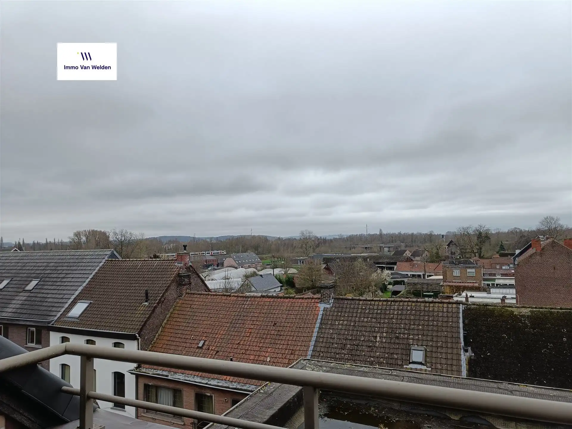 Appartement op vierde verdieping nabij centrum Oudenaarde met zonnig terras foto 13