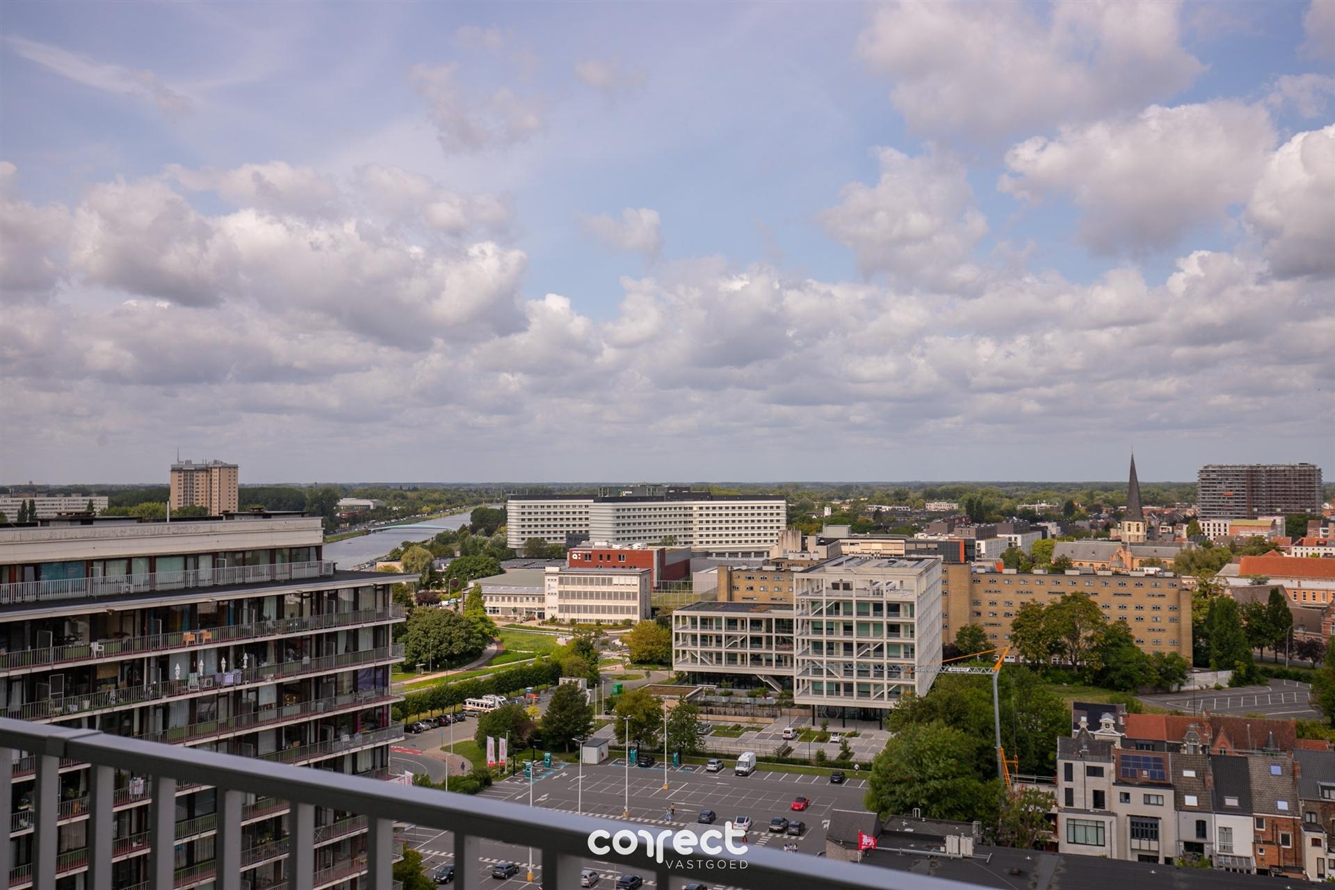 Pas gerenoveerd appartement met panoramisch zicht op Gent foto 11