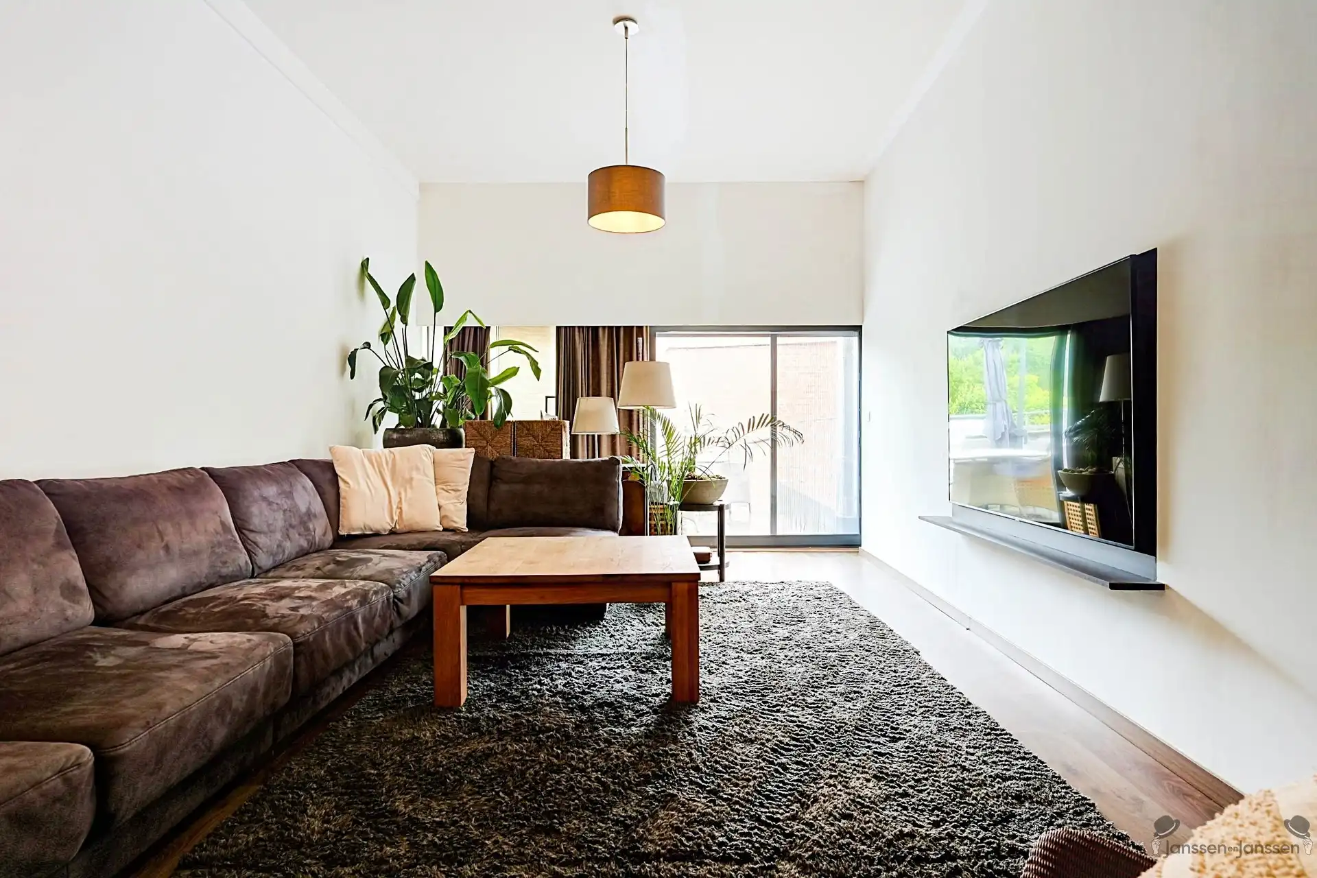 Opbrengsteigendom met ruim duplexappartement (144m²) en handelsgelijkvloers foto 15