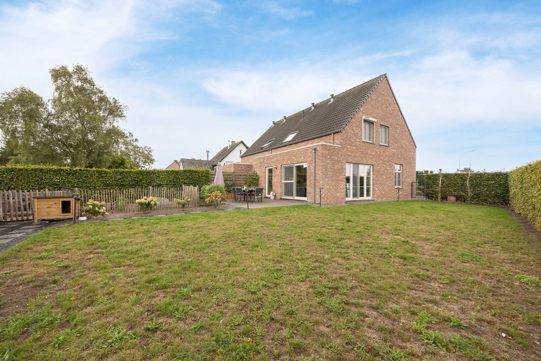 HOB met 3slk op 590m2 grond foto 2