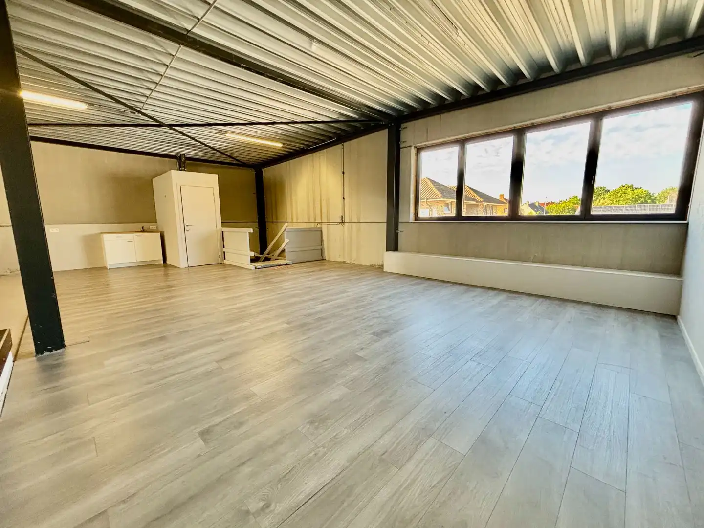 Polyvalente ruimte van ong. 155 m² te huur te Lendelede foto 5