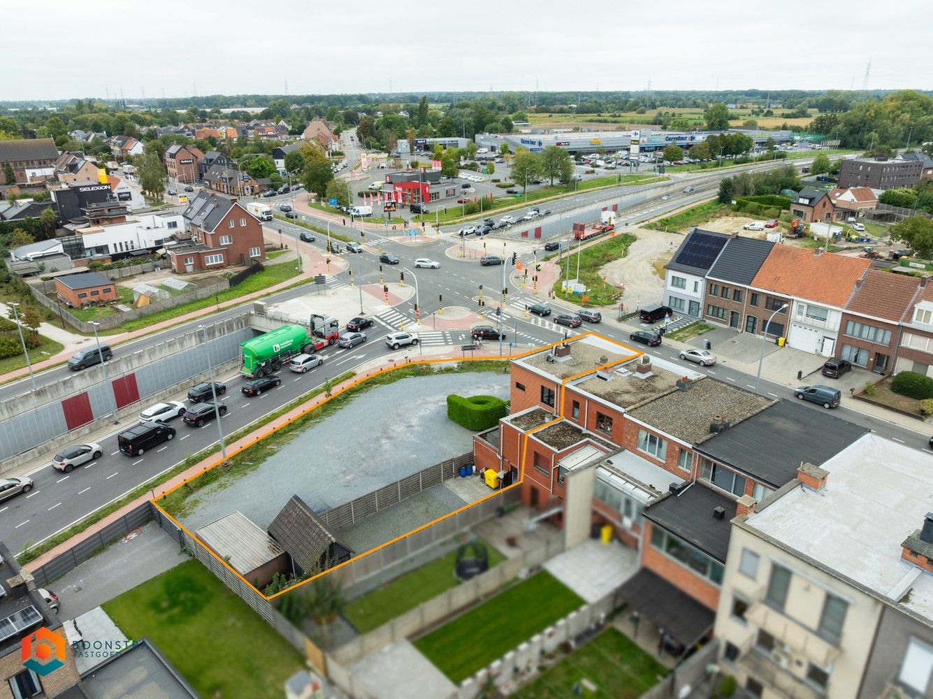 Handelspand met naastgelegen bouwgrond en woonst foto 24