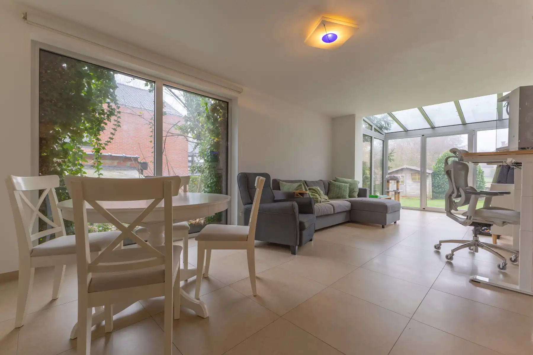 Opbrengsteigendom met 4 wooneenheden en 2 garages foto 25