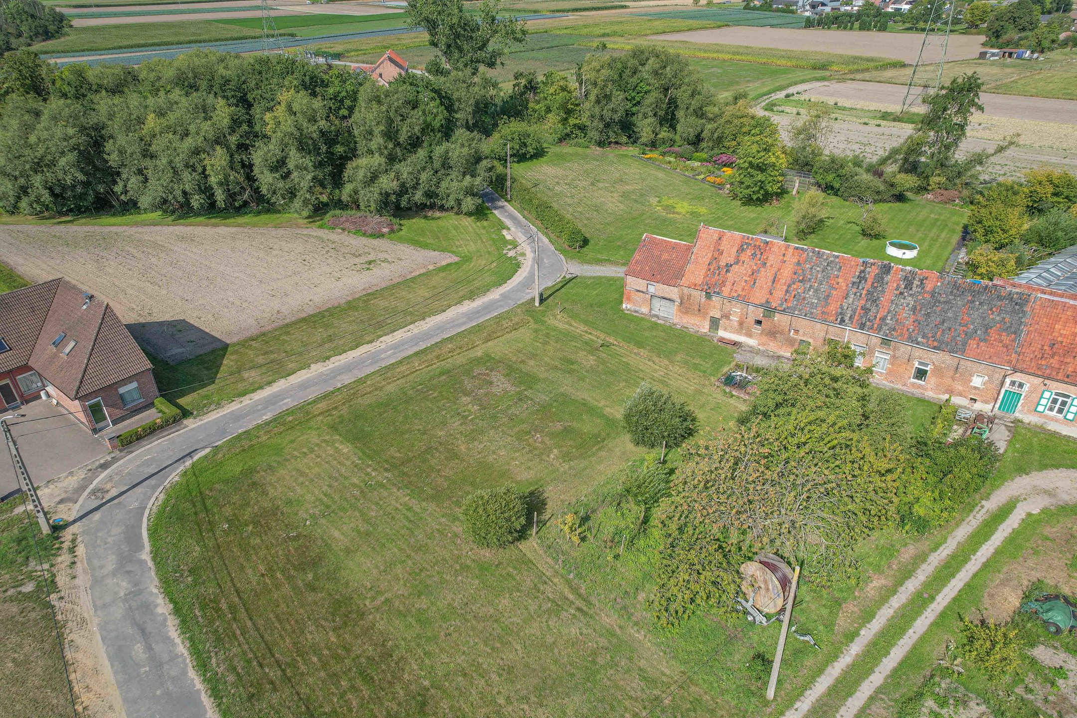 Hoofdfoto van de publicatie: te renoveren halfopen hoeve op A-locatie! 