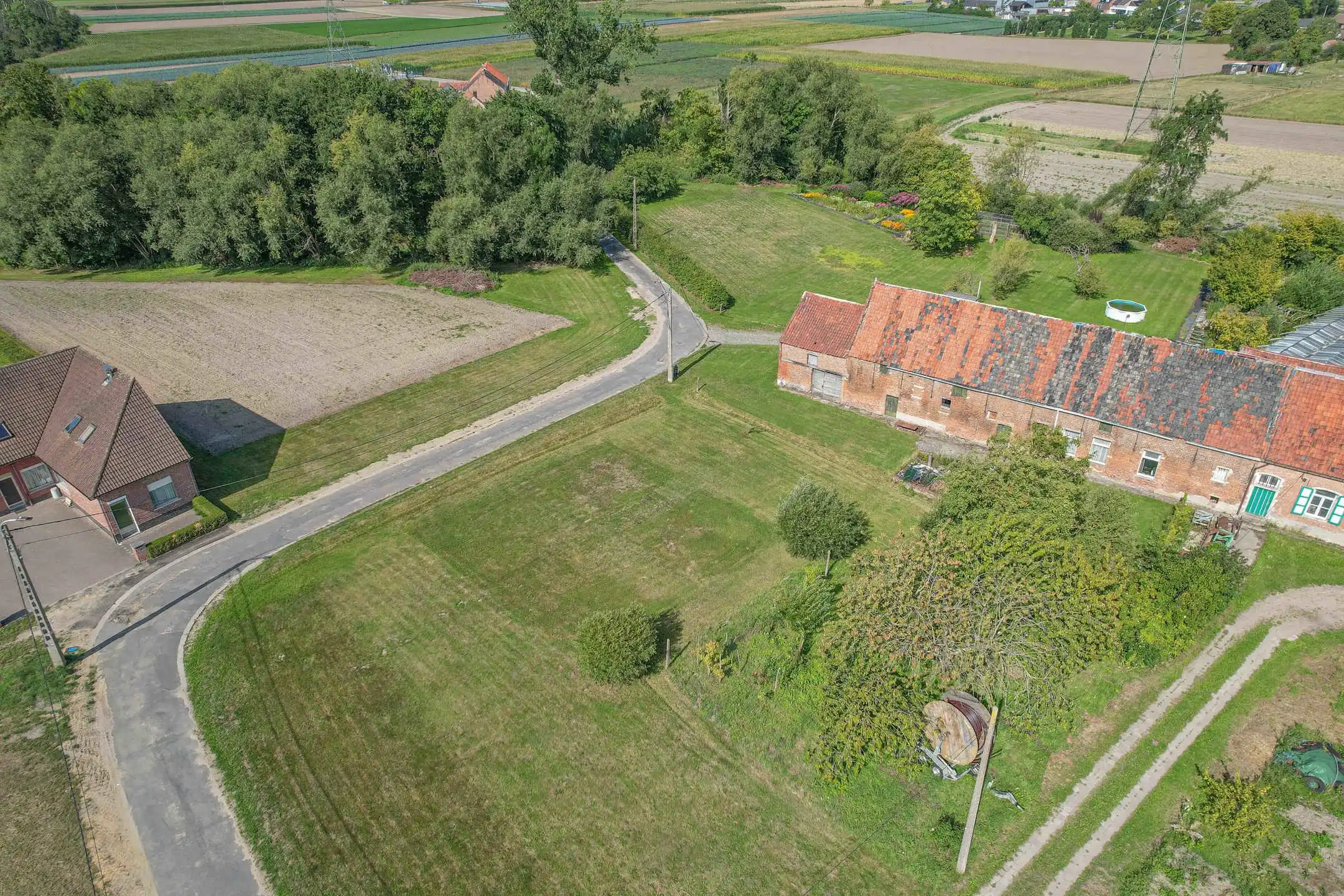 Hoofdfoto van de publicatie: te renoveren halfopen hoeve op A-locatie! 