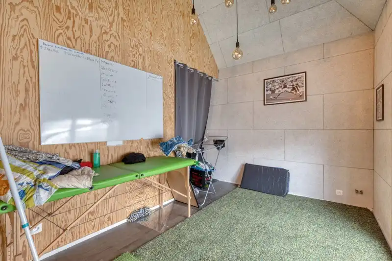 🏡Ruime woning met kantoorgebouw TE KOOP in hartje Wielsbeke – Marktstraat! foto 22