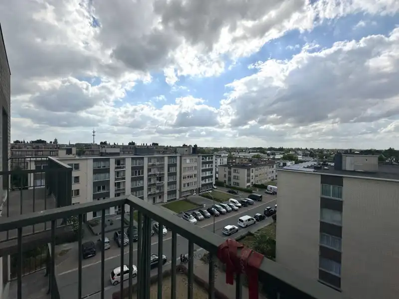 Lichtrijk appartement met twee slaapkamers, terras en ondergrondse autostaanplaats foto 8