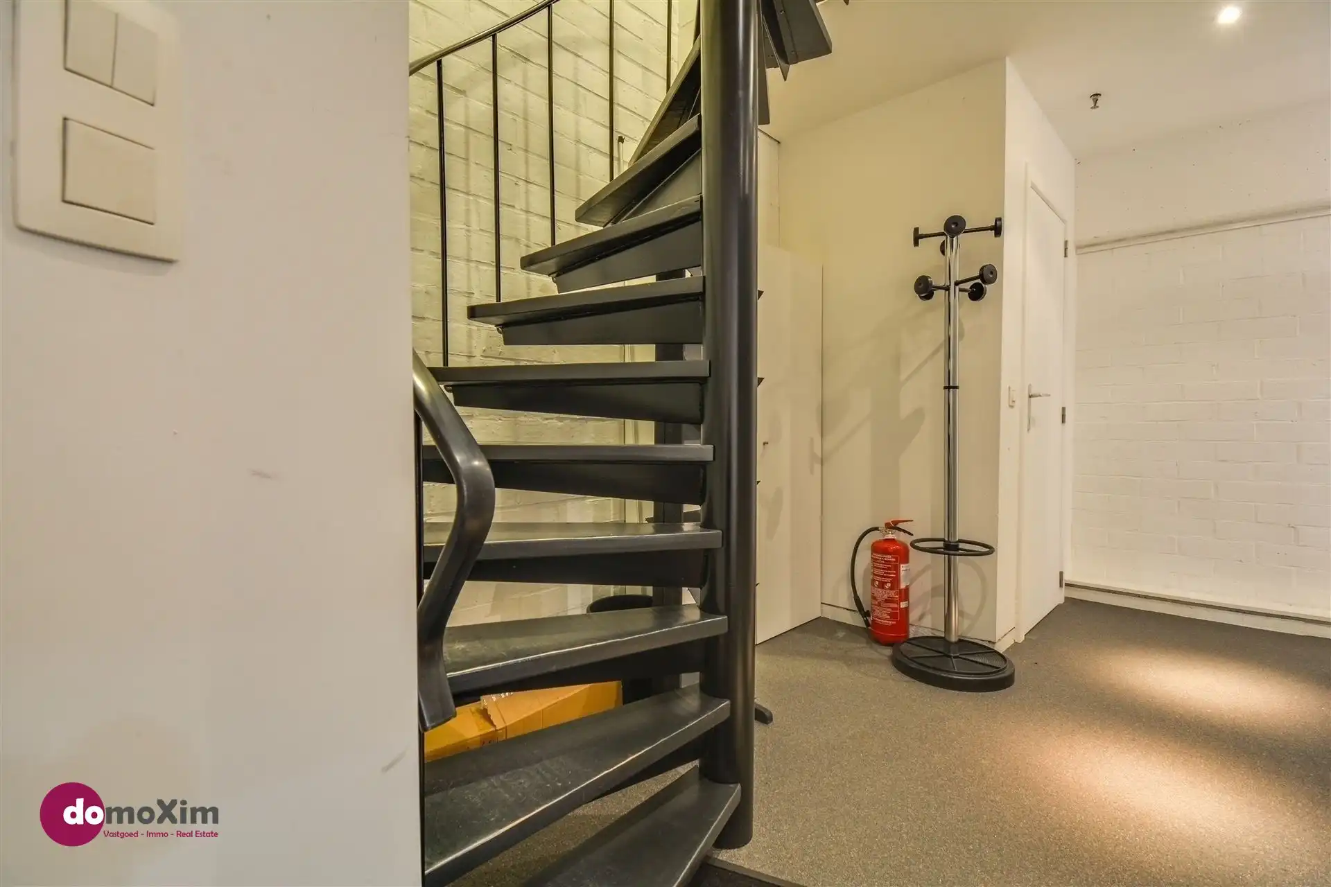 Centraal gelegen kantoor- of winkelruimte op de Bruul in Mechelen (optioneel met 1 parkeerplaats) foto 5