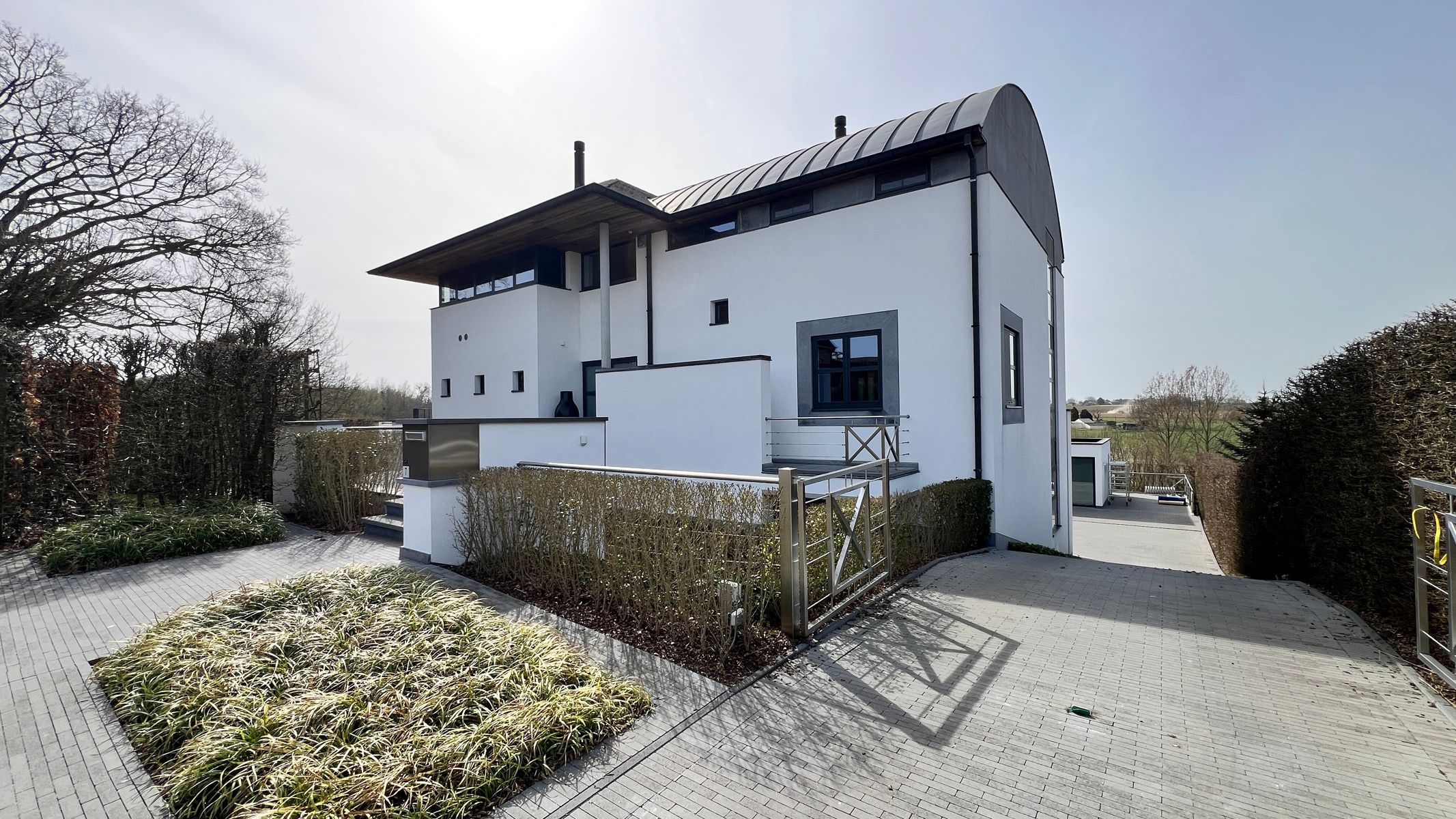 Exclusieve villa met adembenemend uitzicht en luxueuze voorzieningen foto {{pictureIndex}}