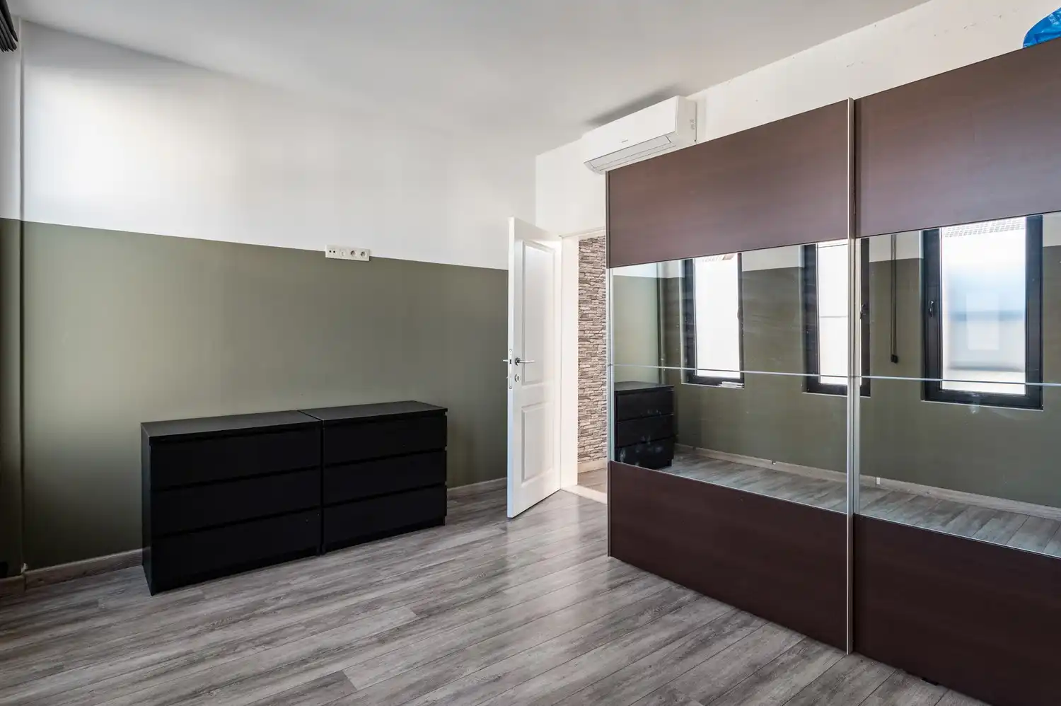 Ruime, centraal gelegen woning met 4 slaapkamers en stadstuin te Lier foto 13