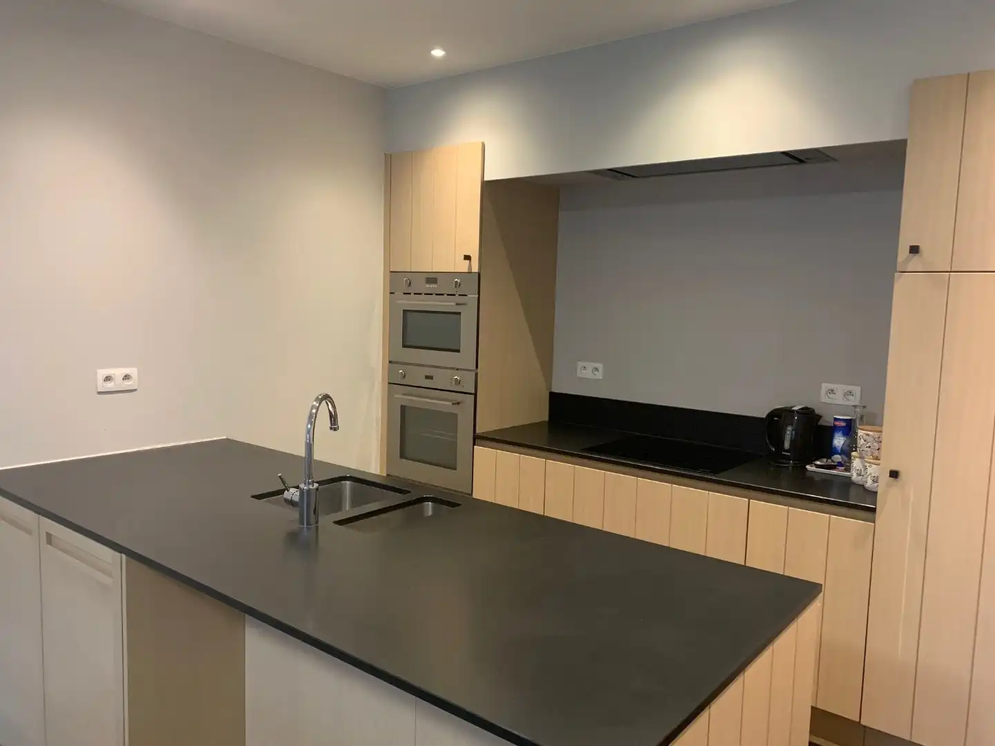 Ongemeubeld tweeslaapkamerappartement met berging én garagebox - prachtige ligging in Stil Ende Brugge foto 5
