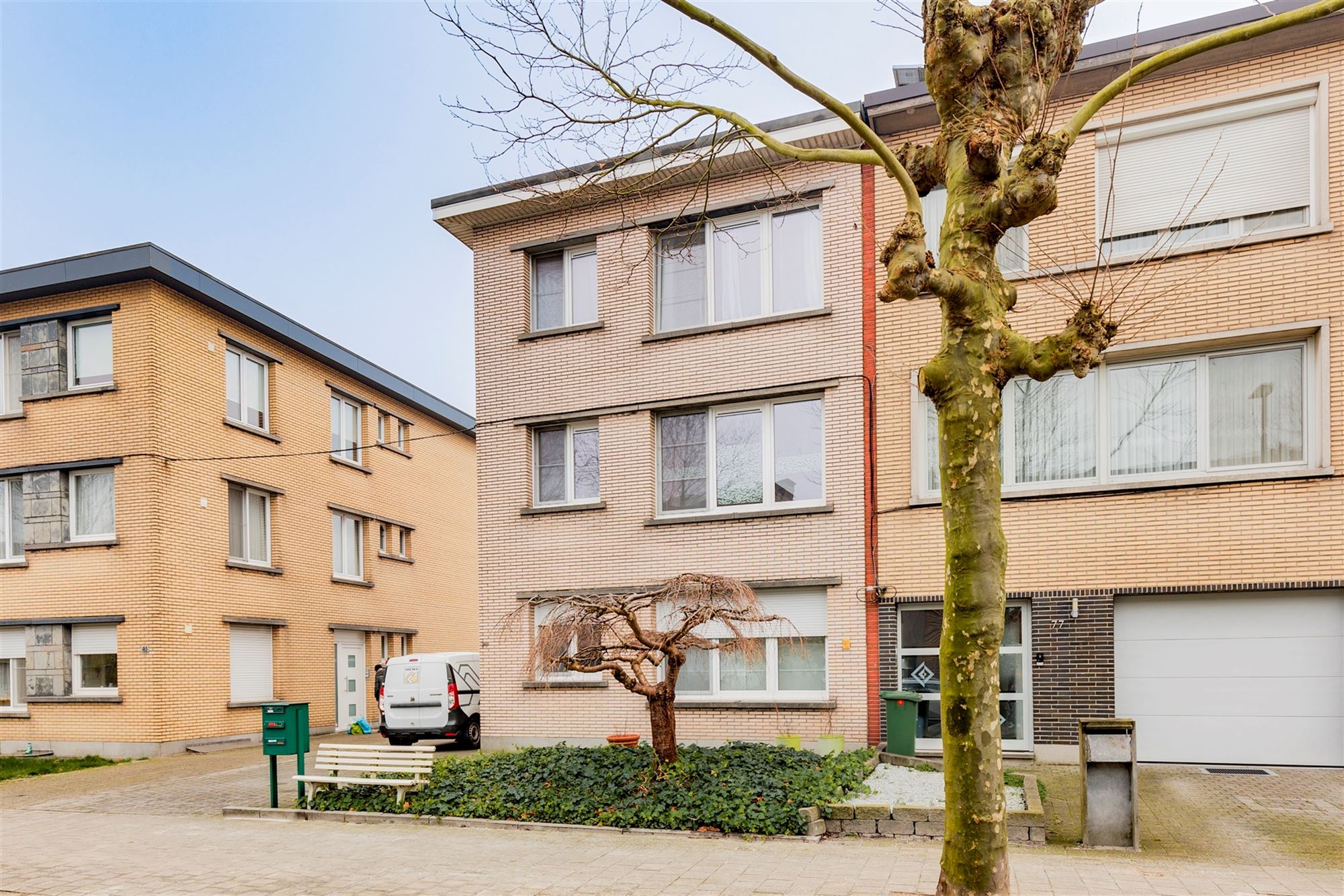 Vergund betonnen appartementsgebouw bestaande uit 3 verhuurde appartementen +  3 garageboxen in Merksem!  foto 14