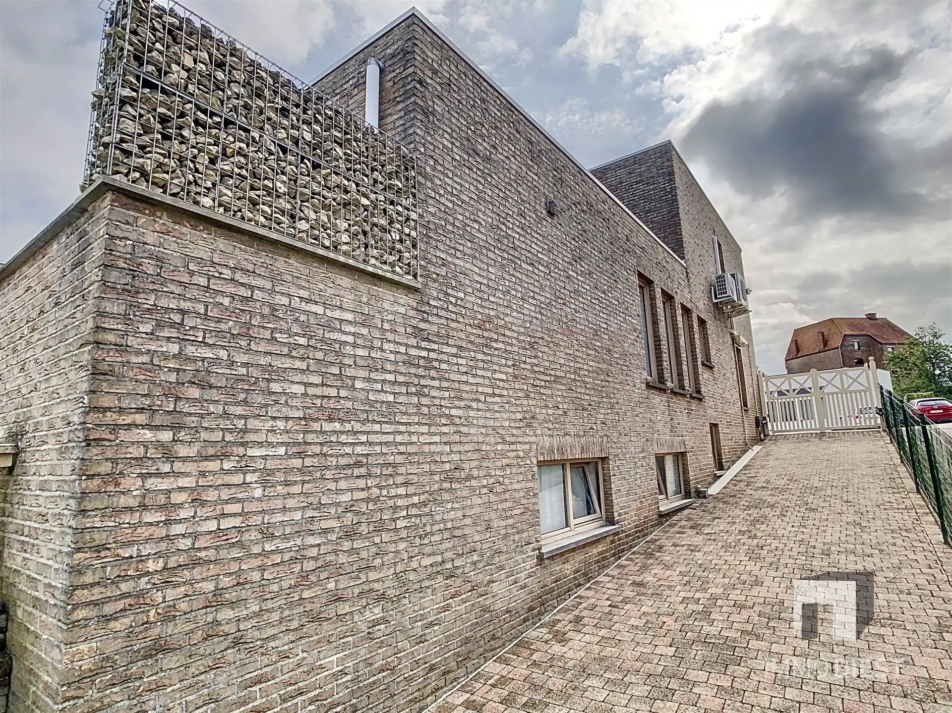 Handelszaak met woonst foto 24