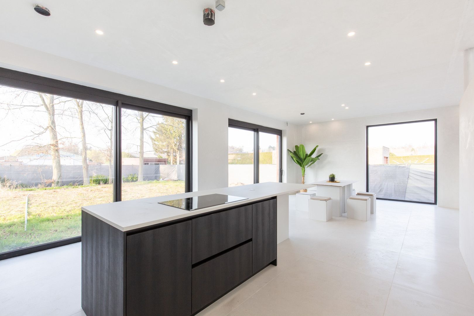 Unieke, ruime nieuwbouwwoning met tuin foto 2