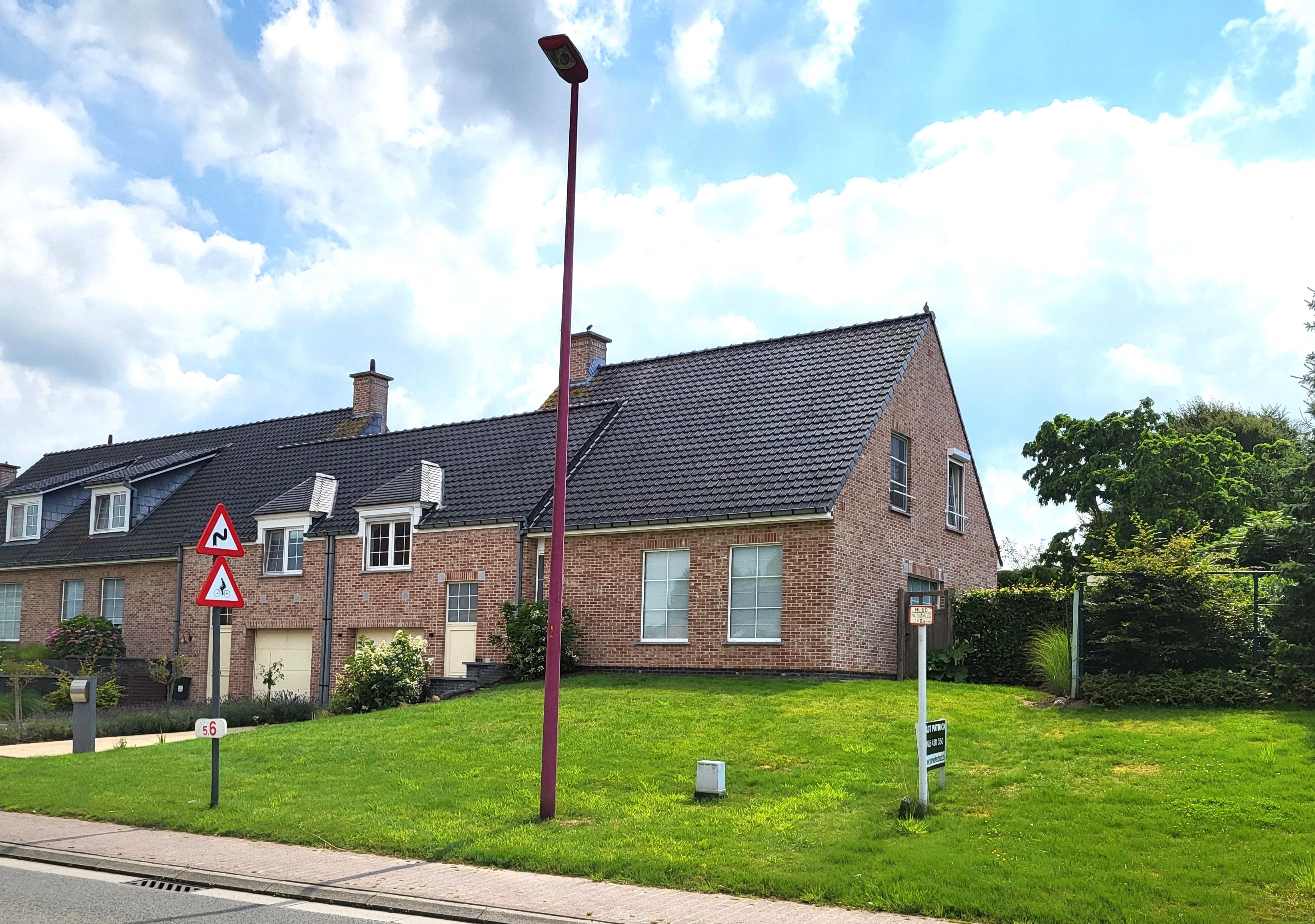 Prachtige woning op 503m² met zonnige aangelegde tuin en garage!  foto 2