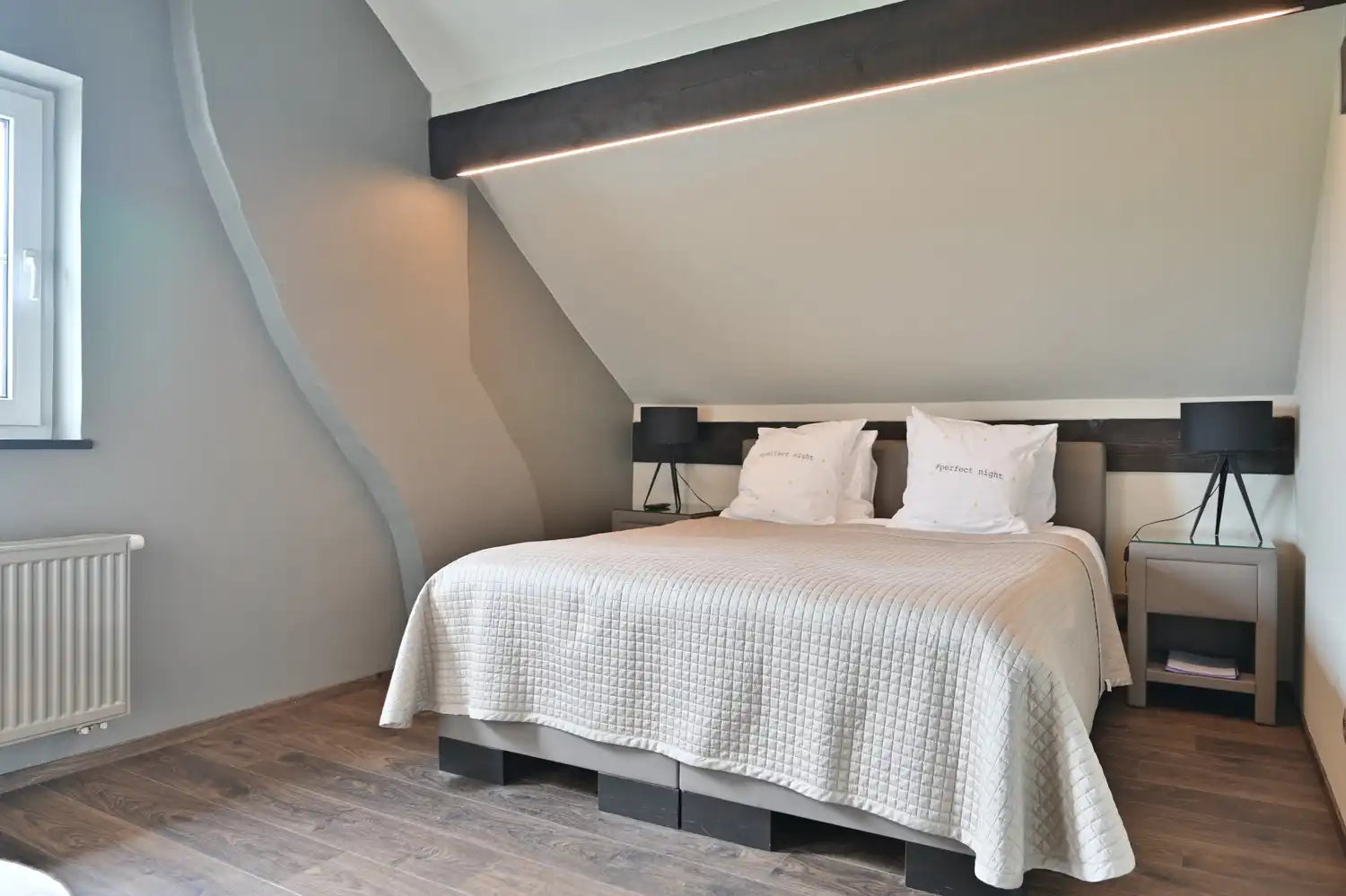 Karaktervolle woning met B&B in Veldwezelt foto 21